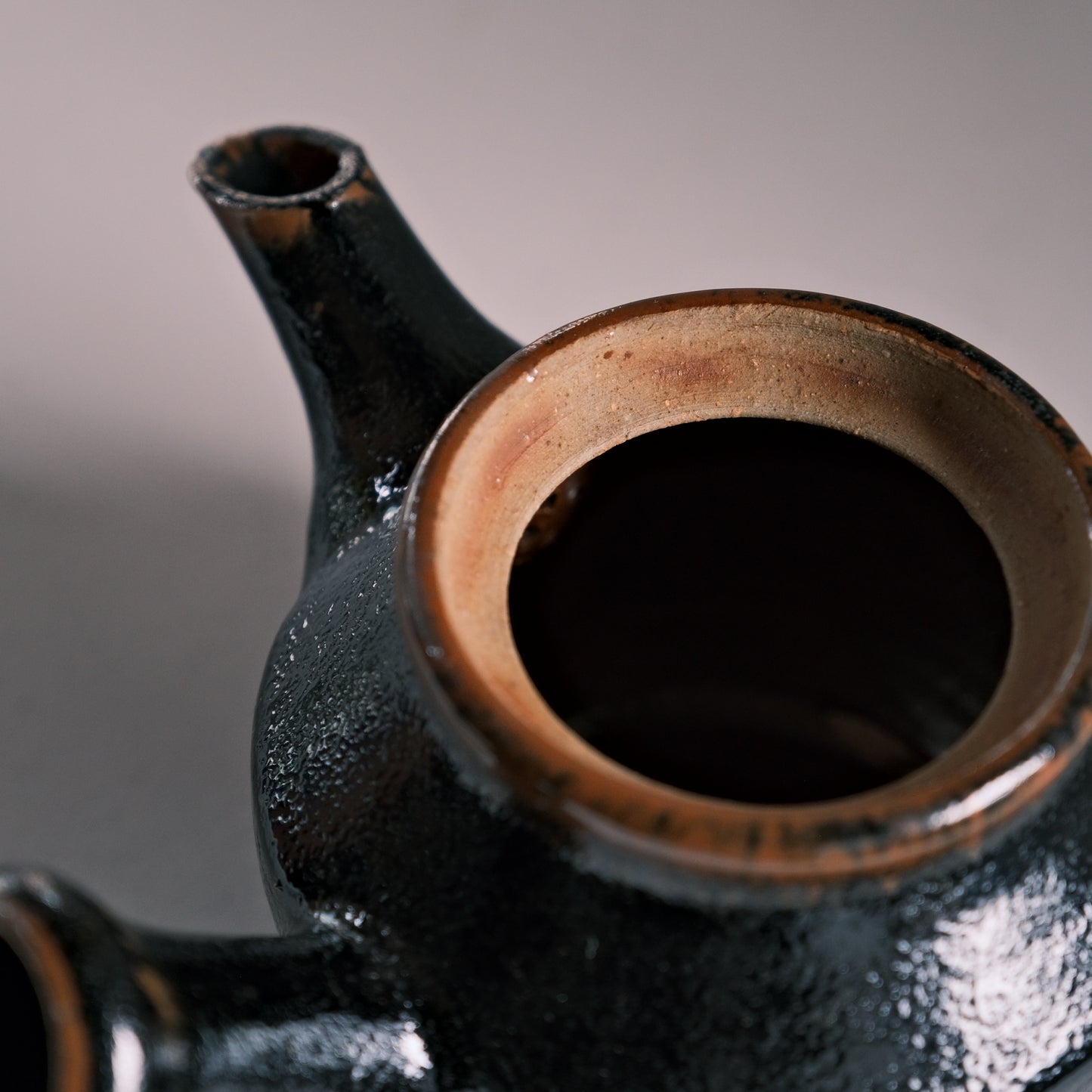 黒釉急須 / 出西窯