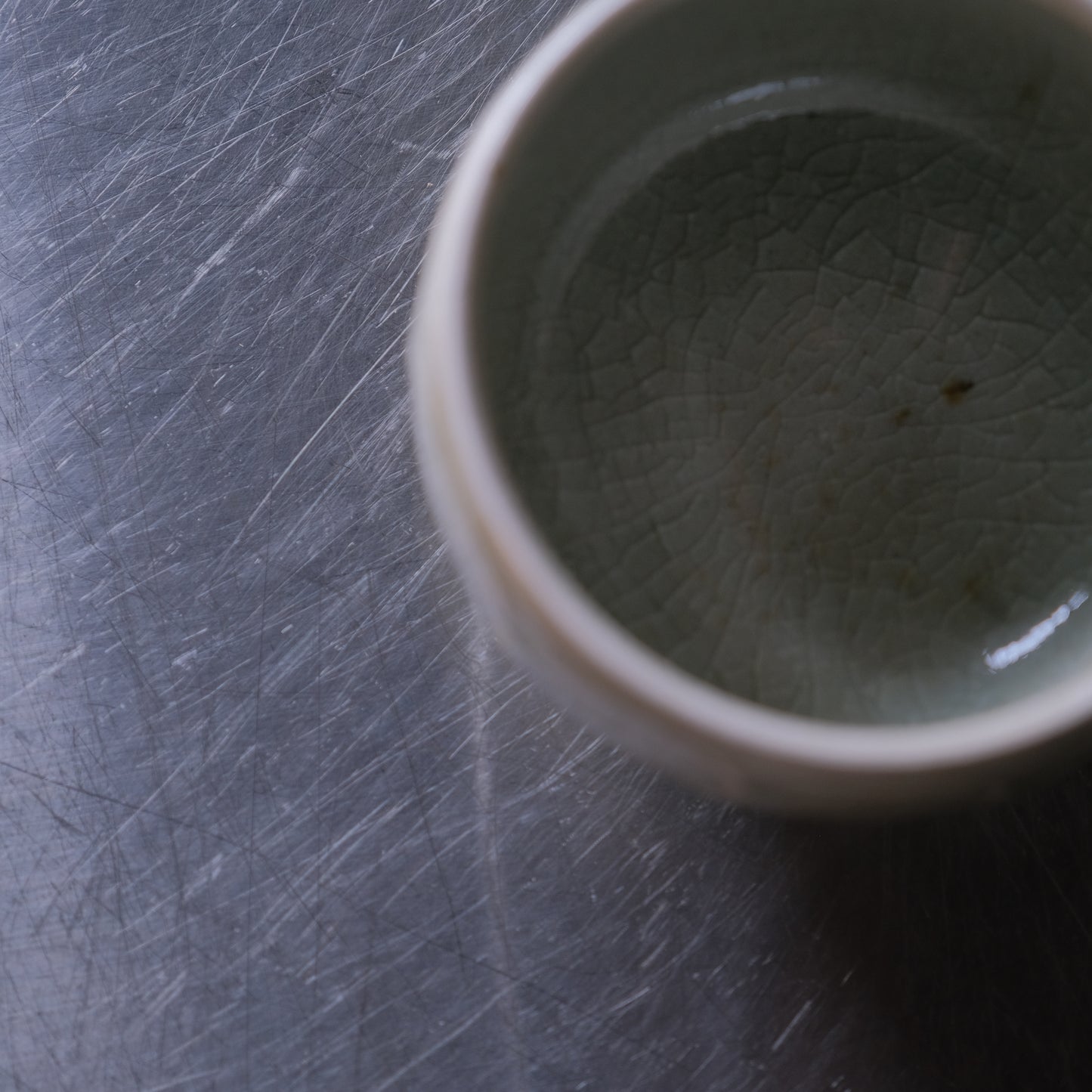 灰釉白泥文茶器 / 志和地窯