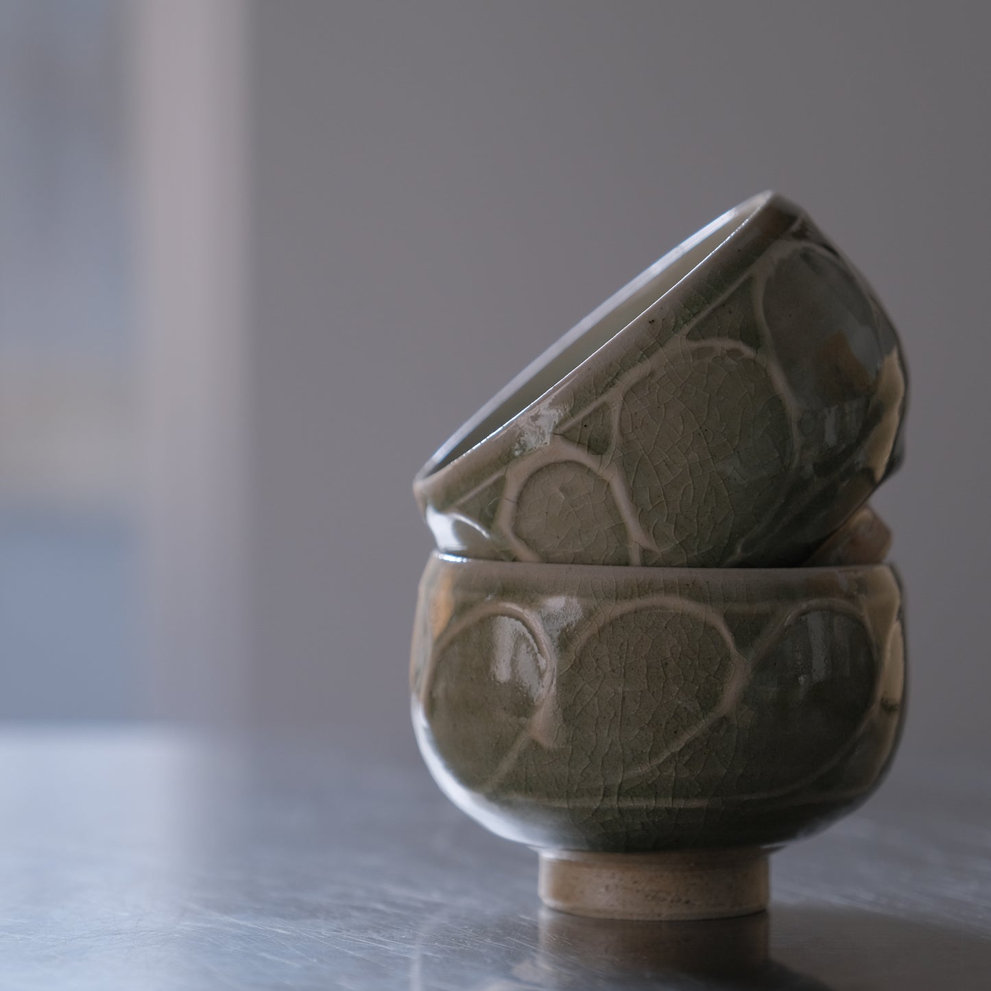 灰釉白泥文茶器 / 志和地窯