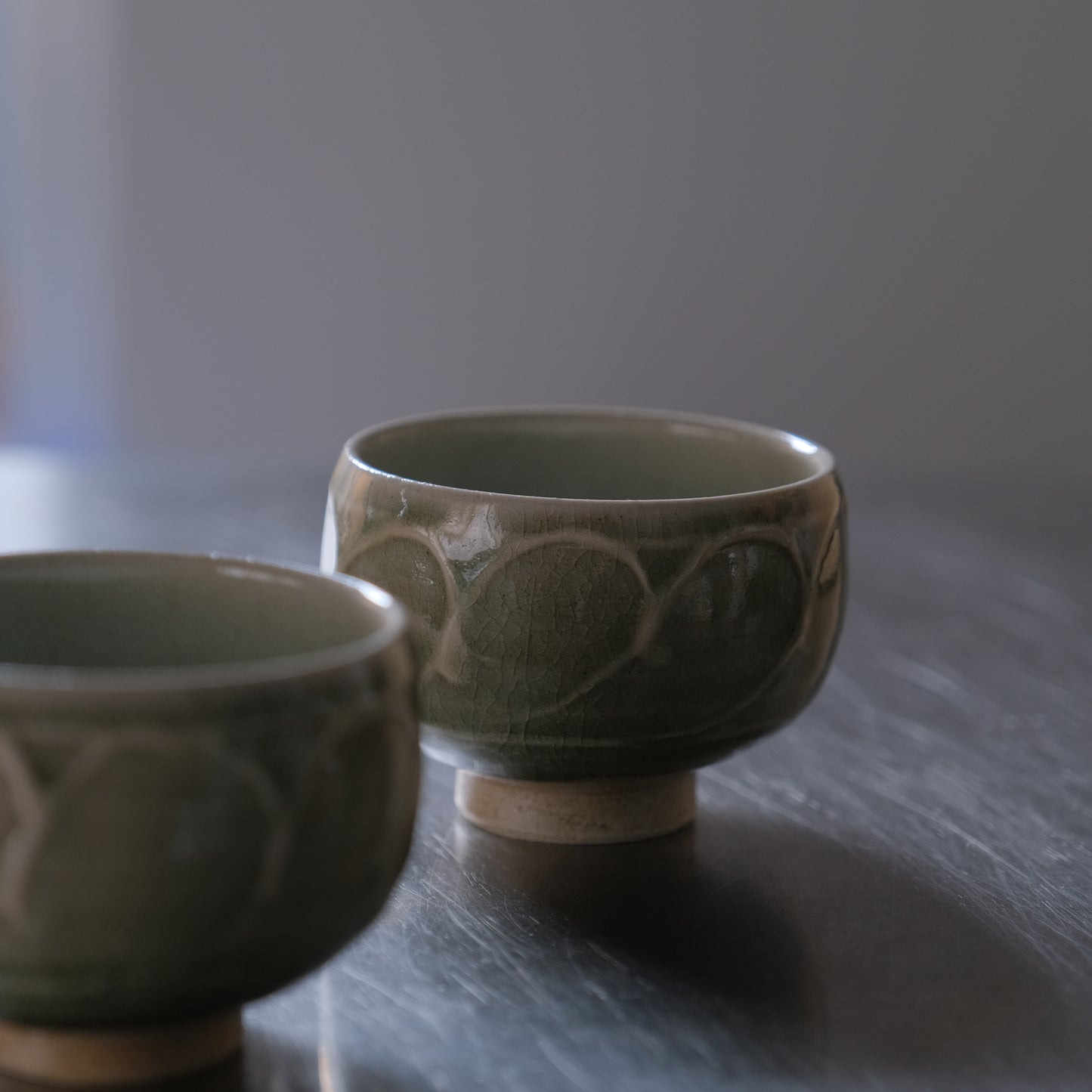 灰釉白泥文茶器 / 志和地窯