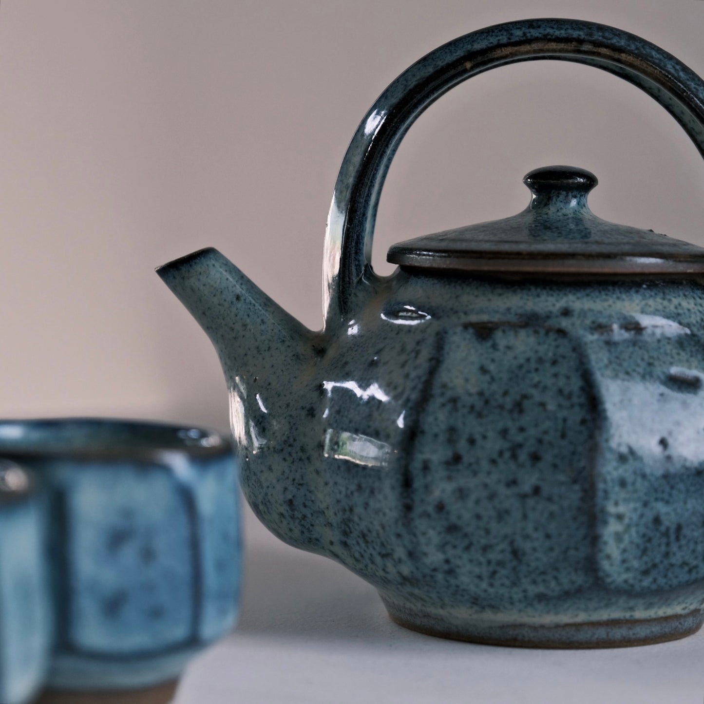 海鼠釉共手土瓶/湯町窯