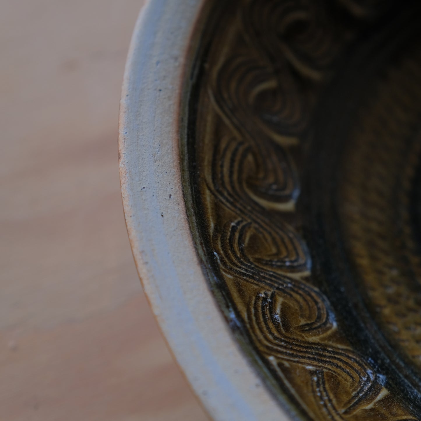 飴釉八寸皿/羽島焼