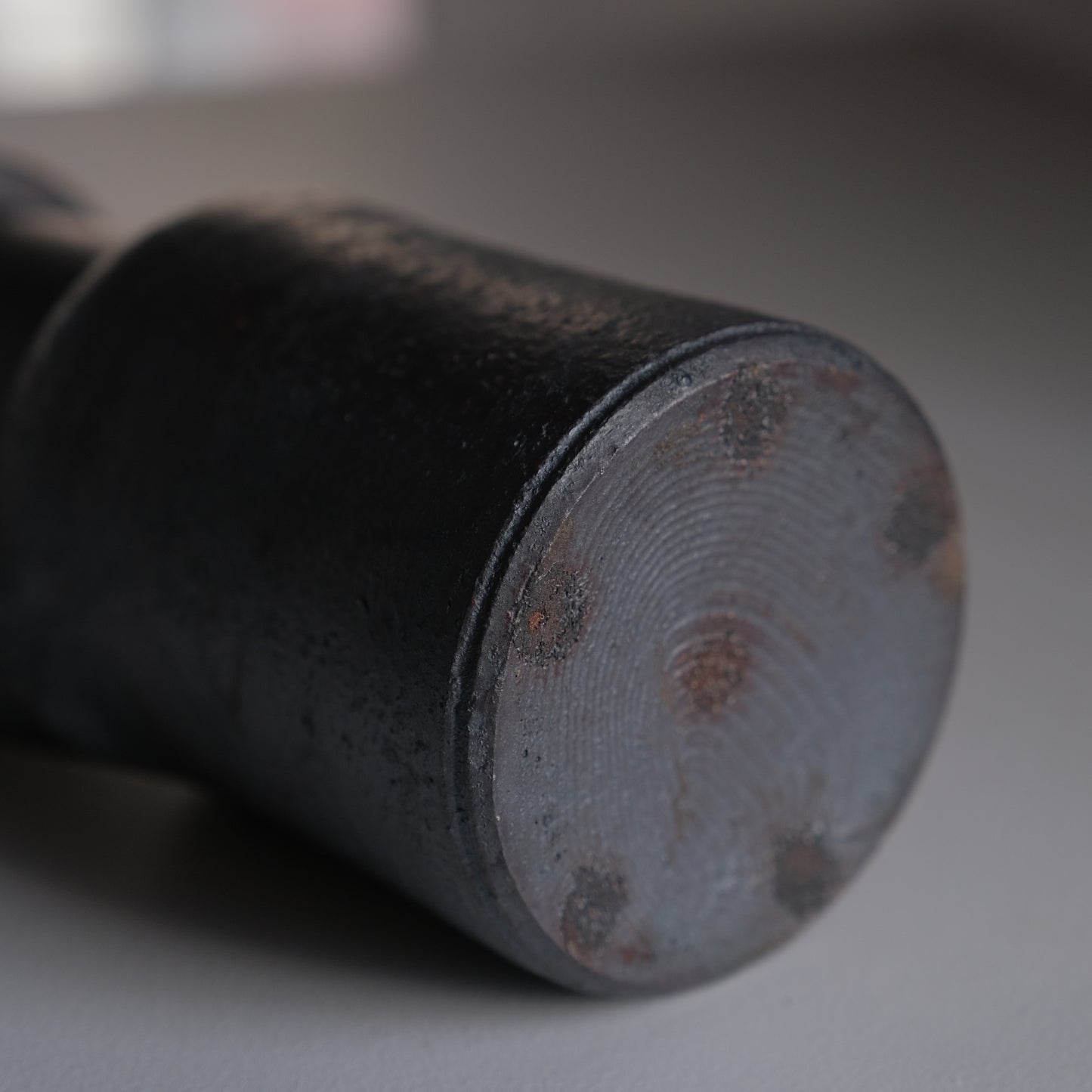 黒釉手付花瓶 / 山本教行