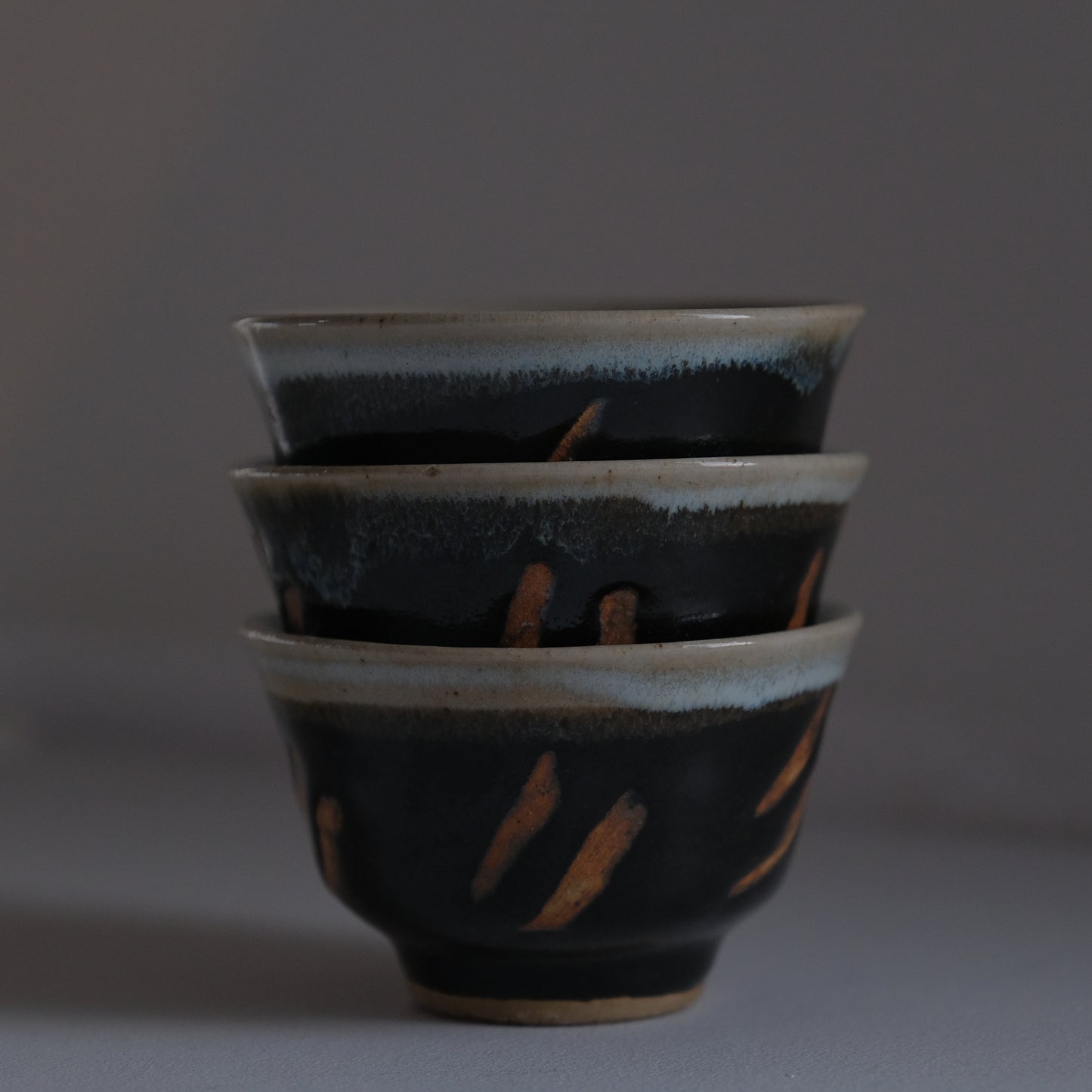 黒釉指描鉢 /沖塩明樹