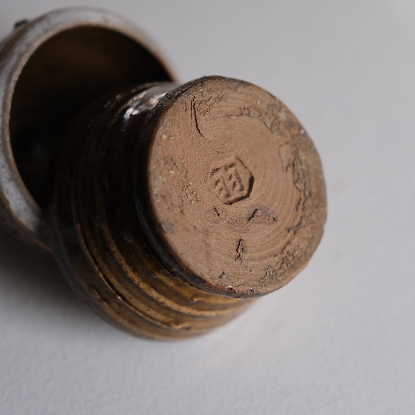 飴釉蓋付瓶/羽島焼