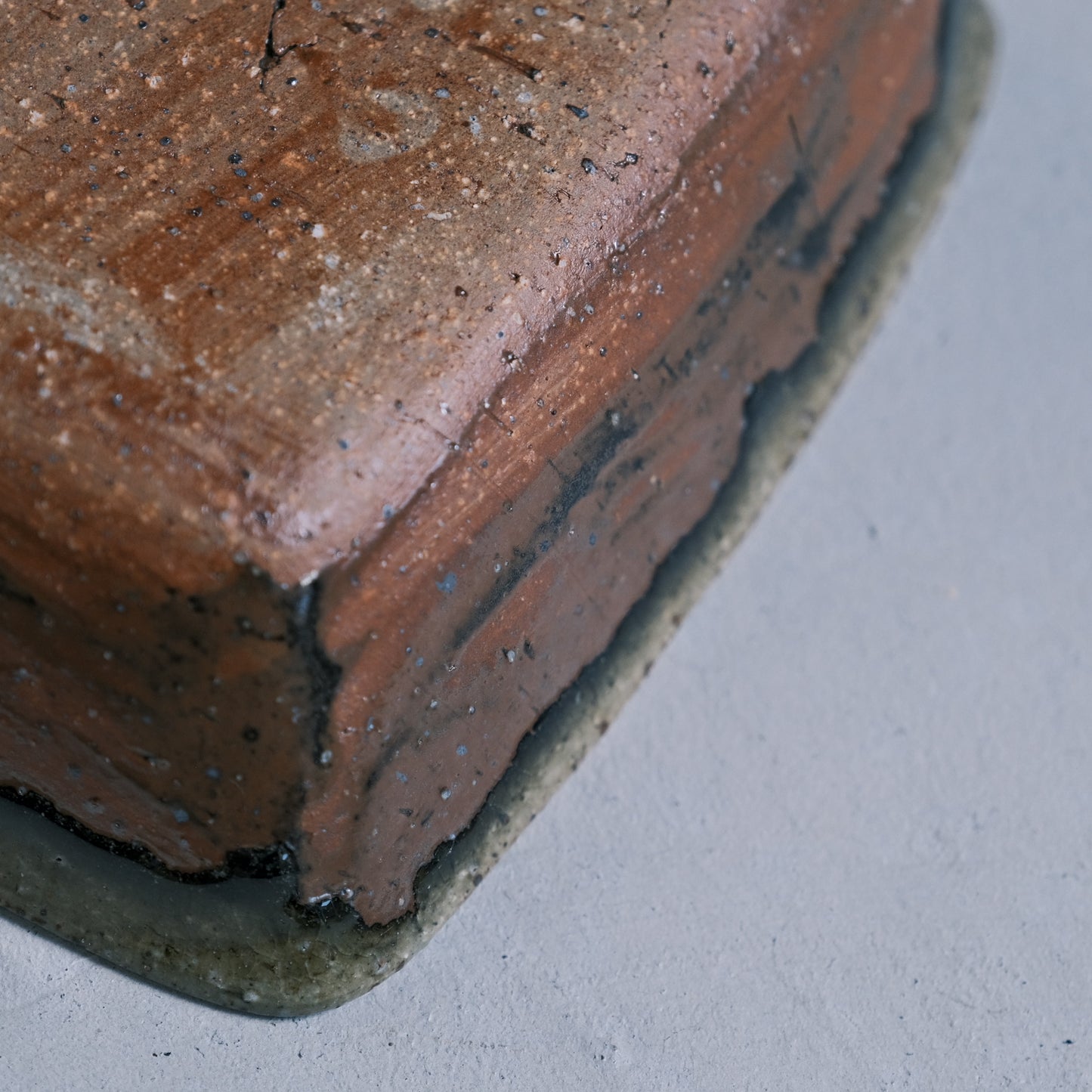 灰釉点打角鉢 / 倉敷青木窯(三宅康太)