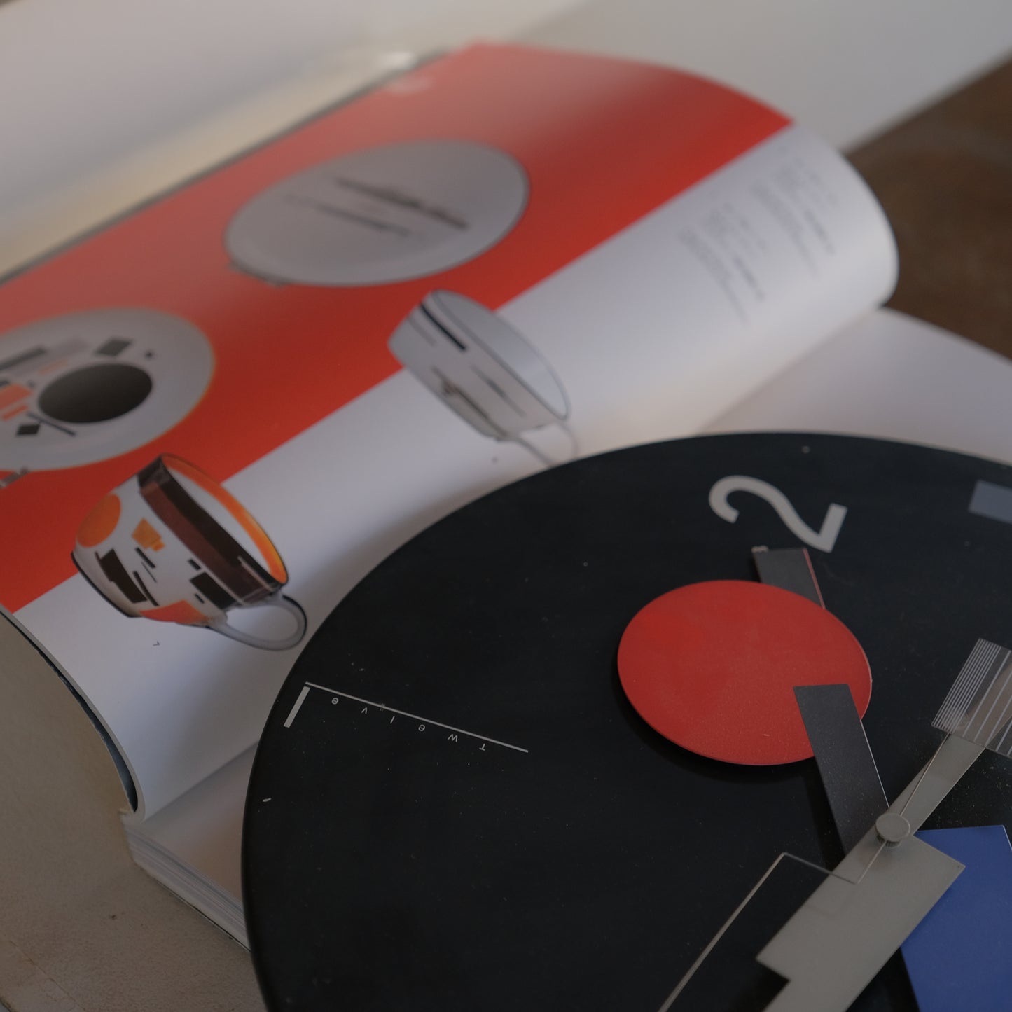 Constructivist Clock / ARTEC by Nicolai Canetti