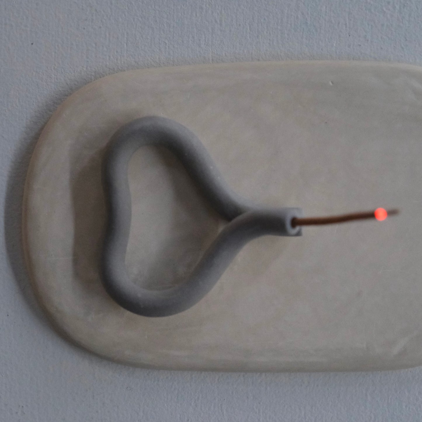 けむ 〈 香立てa + 香敷き 〉