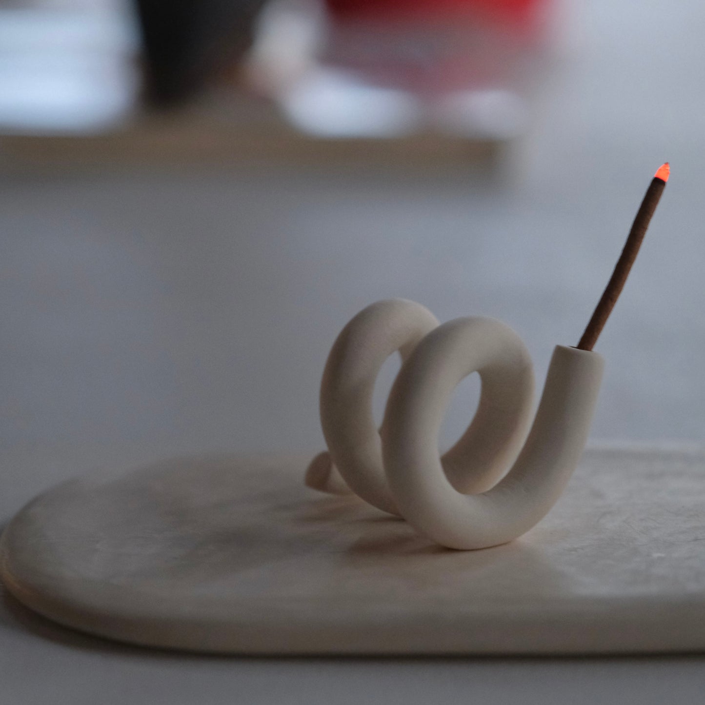 けむ 〈 香立てc + 香敷き 〉