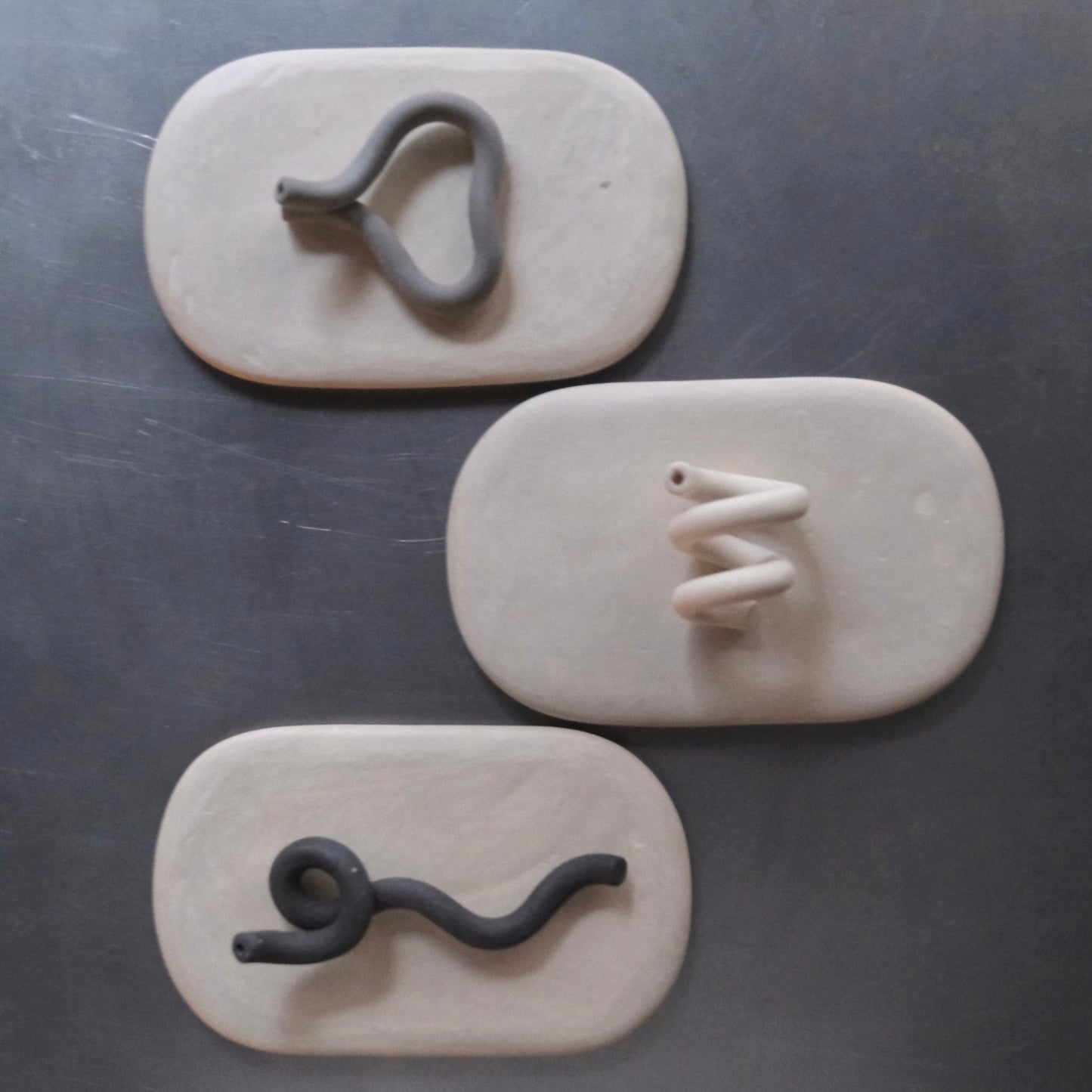 けむ 〈 香立てb + 香敷き 〉