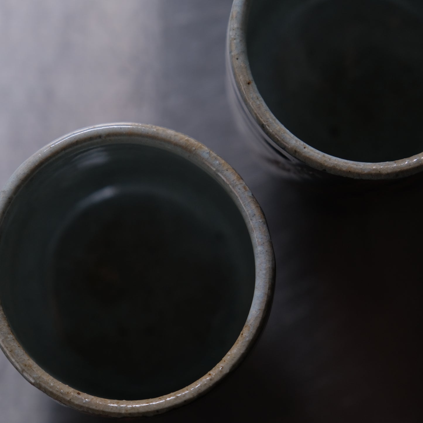 黒釉指描湯呑 / 沖塩明樹 (倉敷みなと窯)