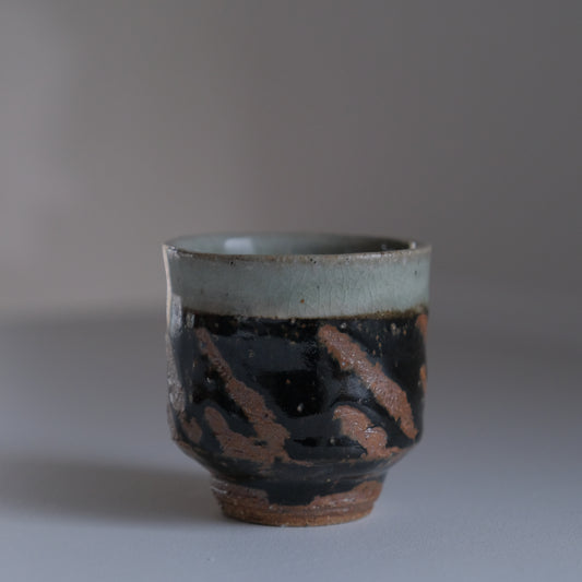 黒釉指描湯呑み / 倉敷青木窯（三宅康太）