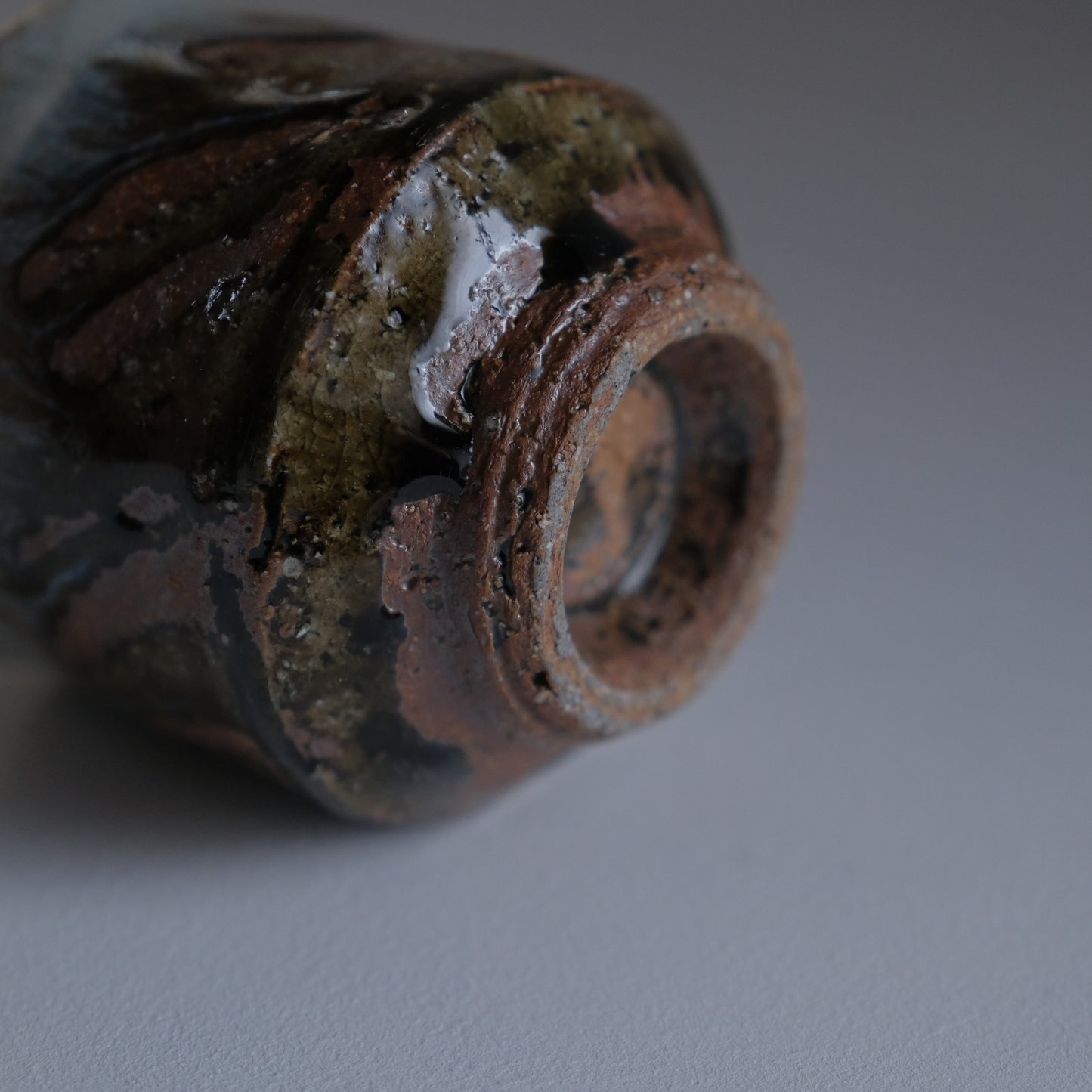 灰釉指描湯呑み / 倉敷青木窯（三宅康太）