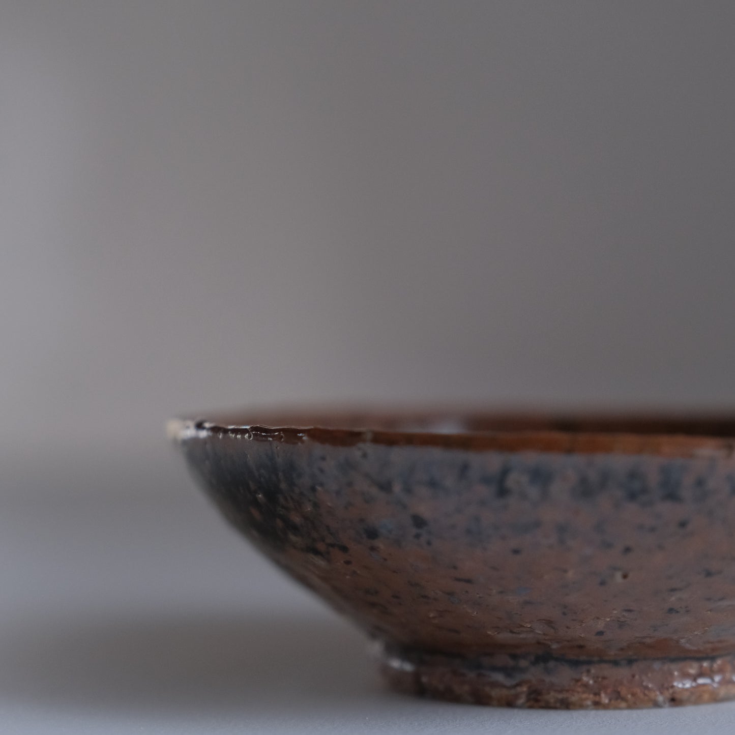 鉄釉四寸皿 / 倉敷青木窯（三宅康太）