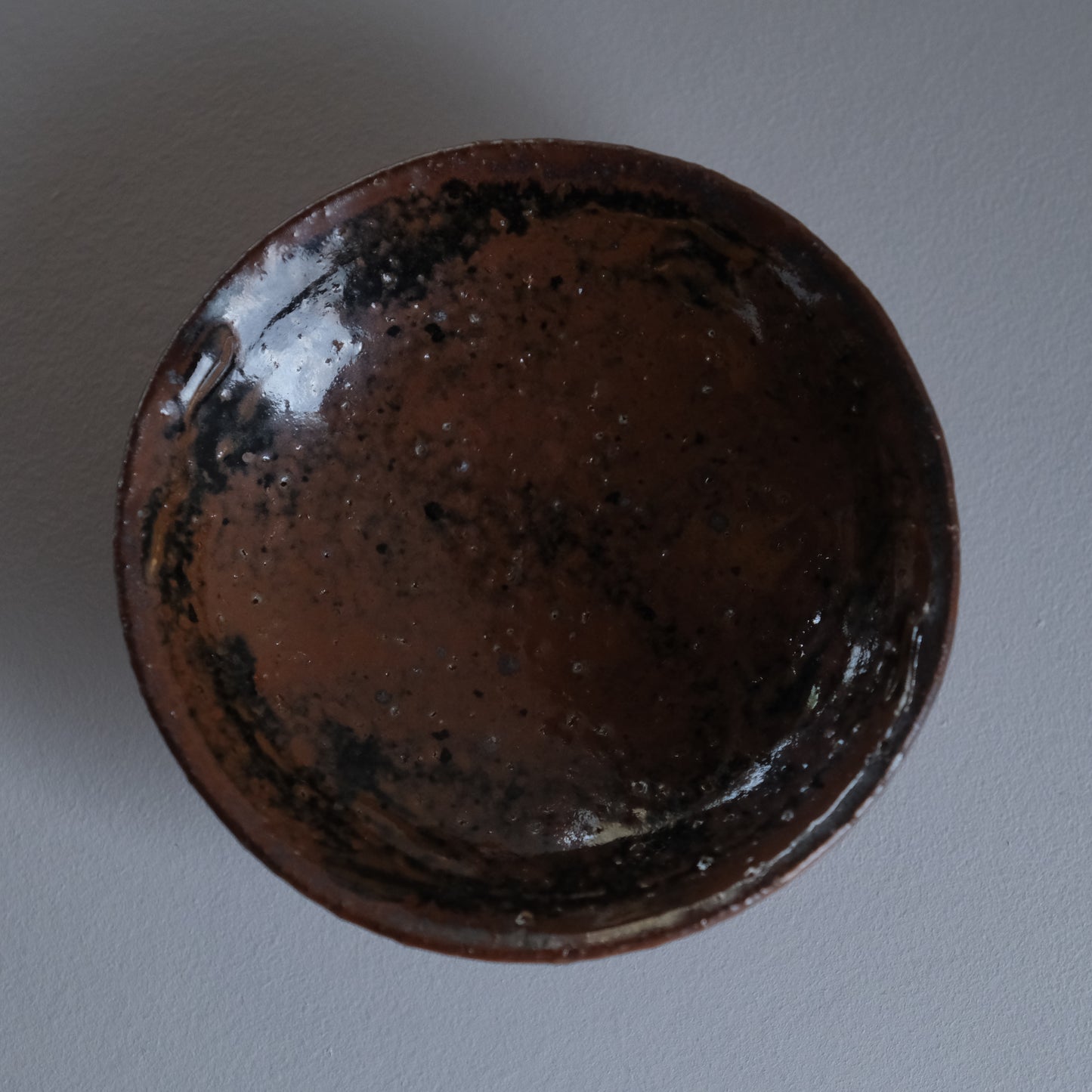 鉄釉四寸皿 / 倉敷青木窯（三宅康太）