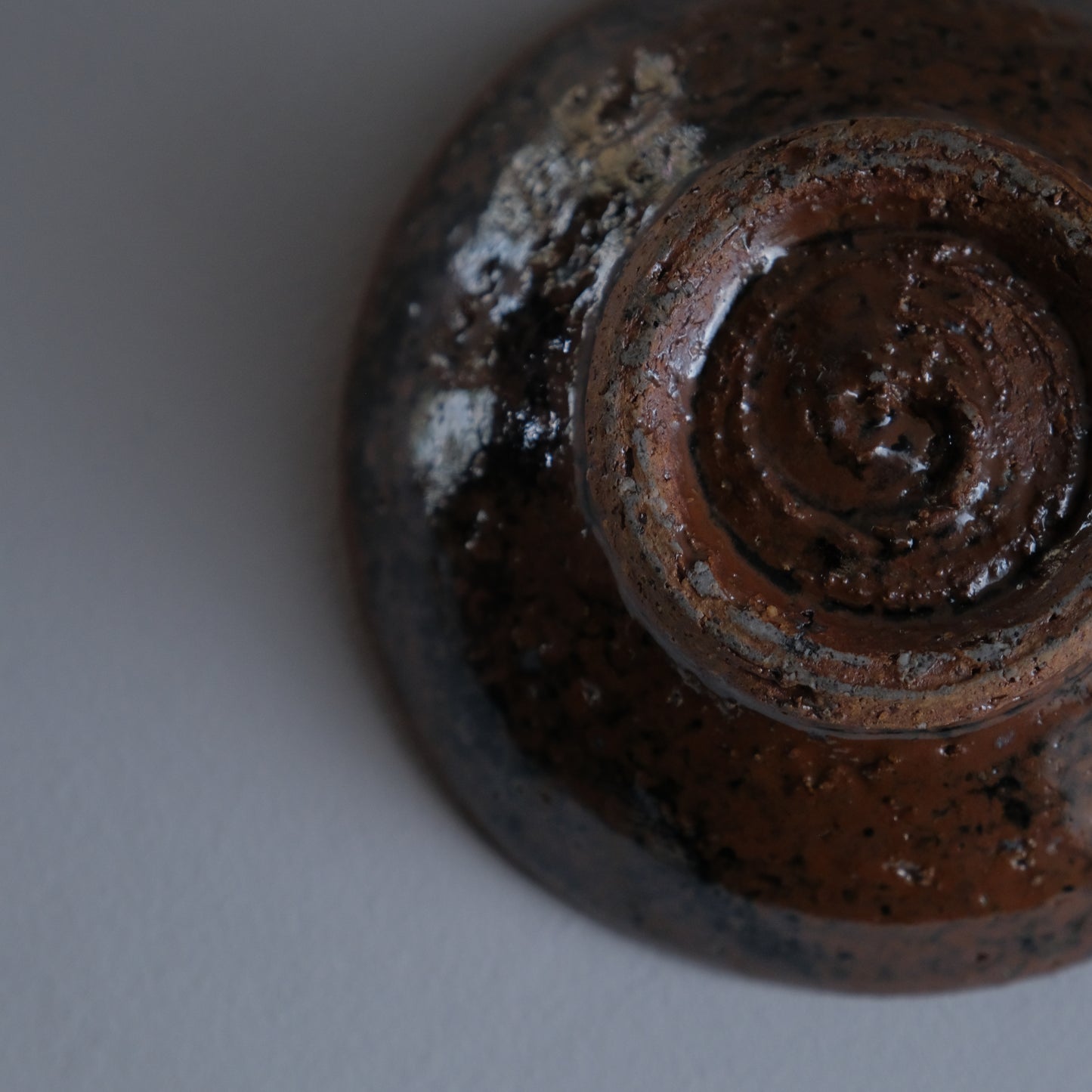 鉄釉四寸皿 / 倉敷青木窯（三宅康太）