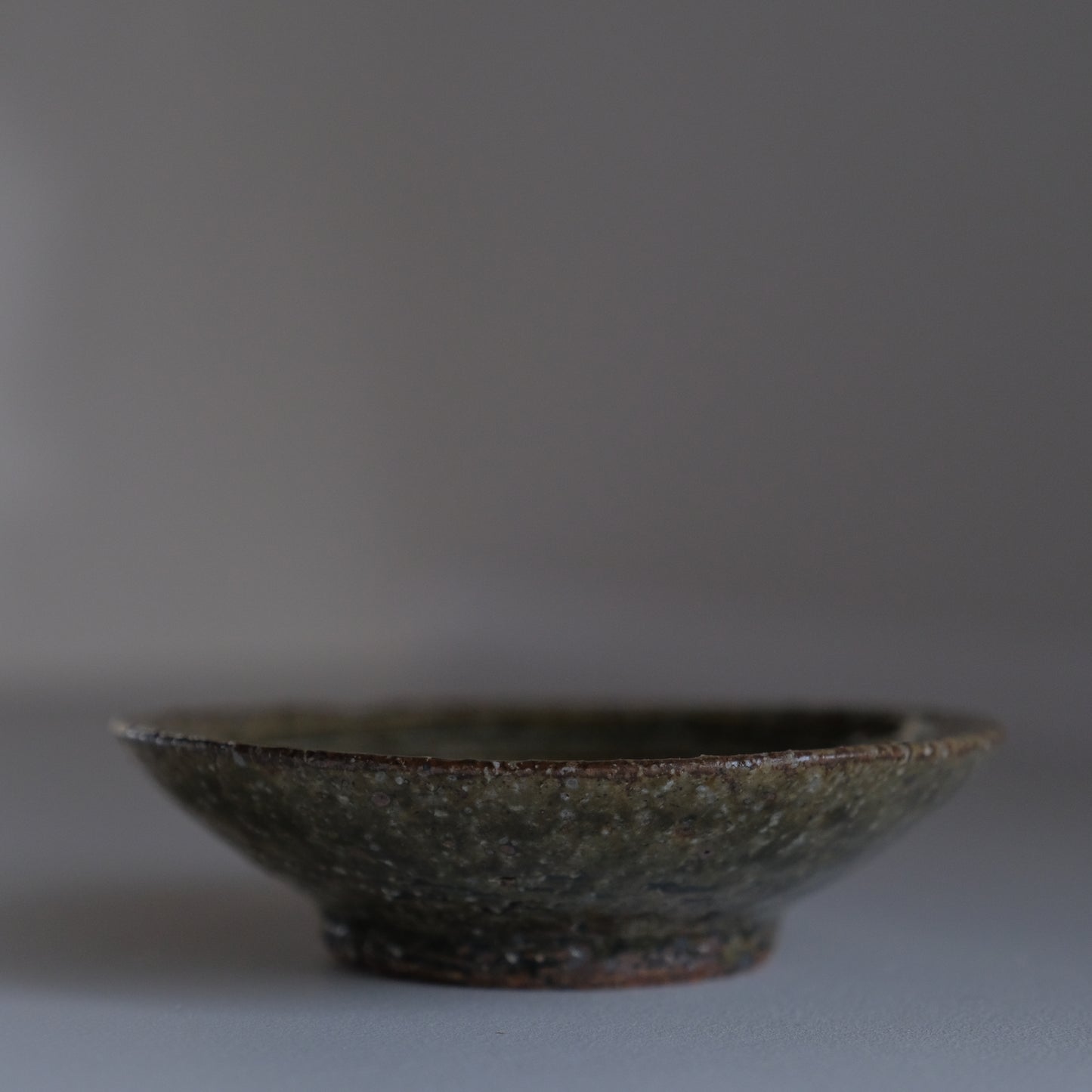灰釉四寸皿 / 倉敷青木窯（三宅康太）