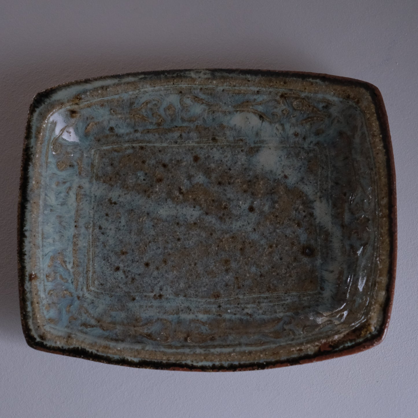 糠釉紋押角皿 / 倉敷青木窯（三宅康太）