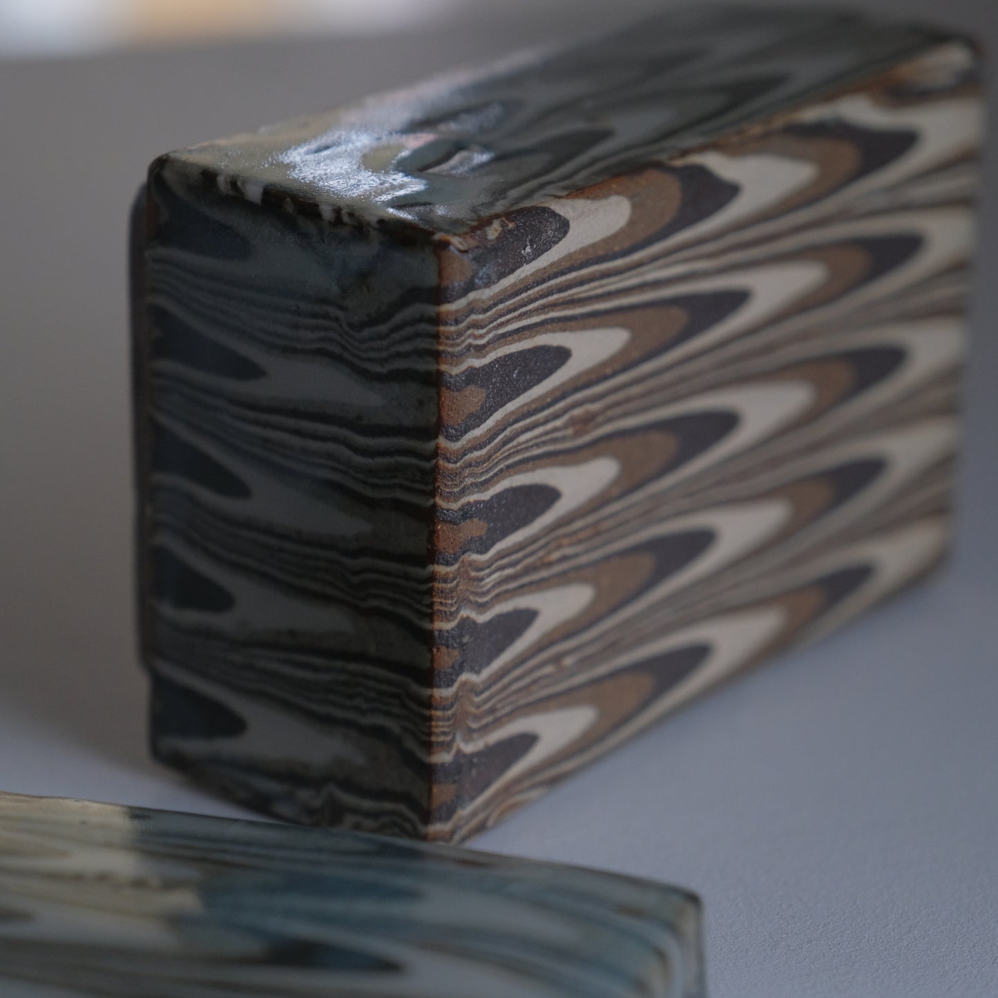 陶箱 / 上田恒次