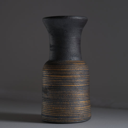鉄釉金彩花瓶 / 山本教行