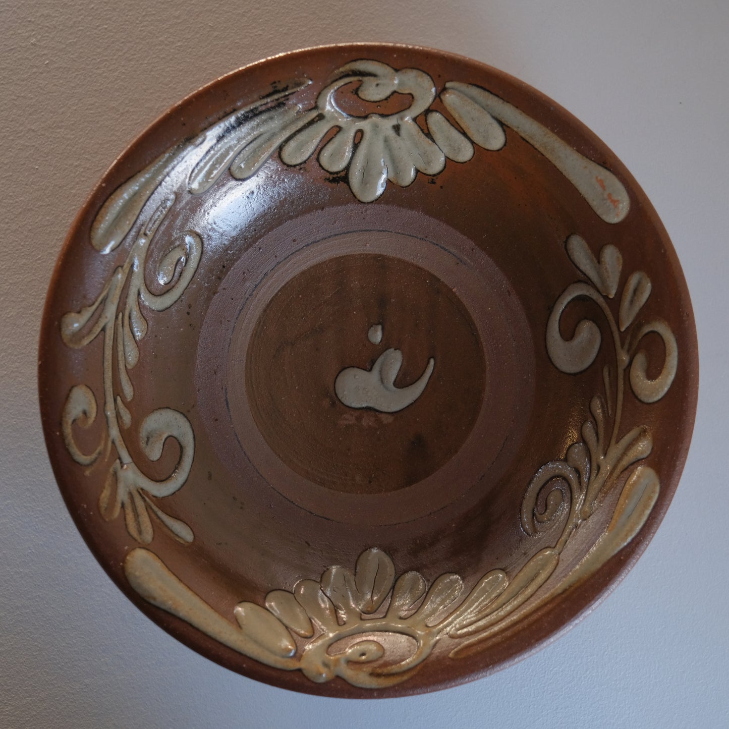 唐草イッチン七寸皿 / 沖縄