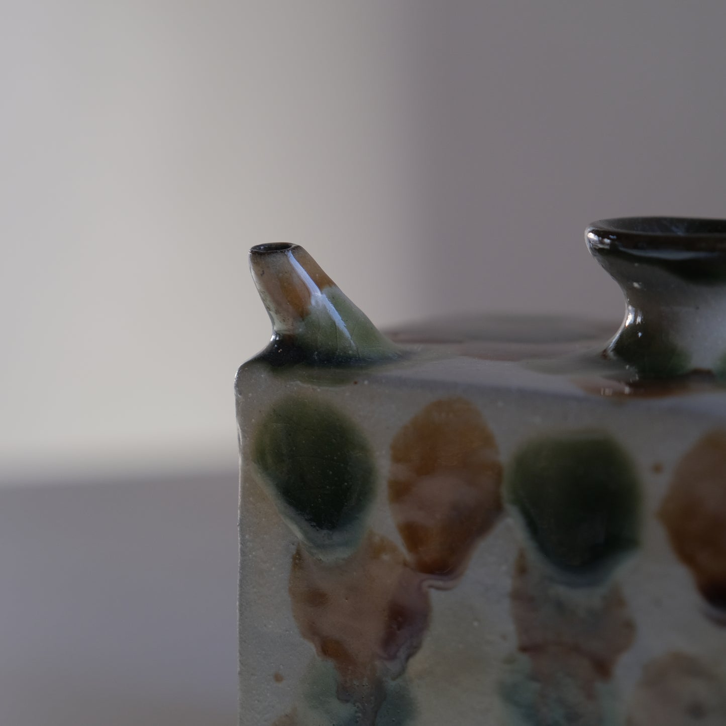 三彩紋酒器 / 沖縄