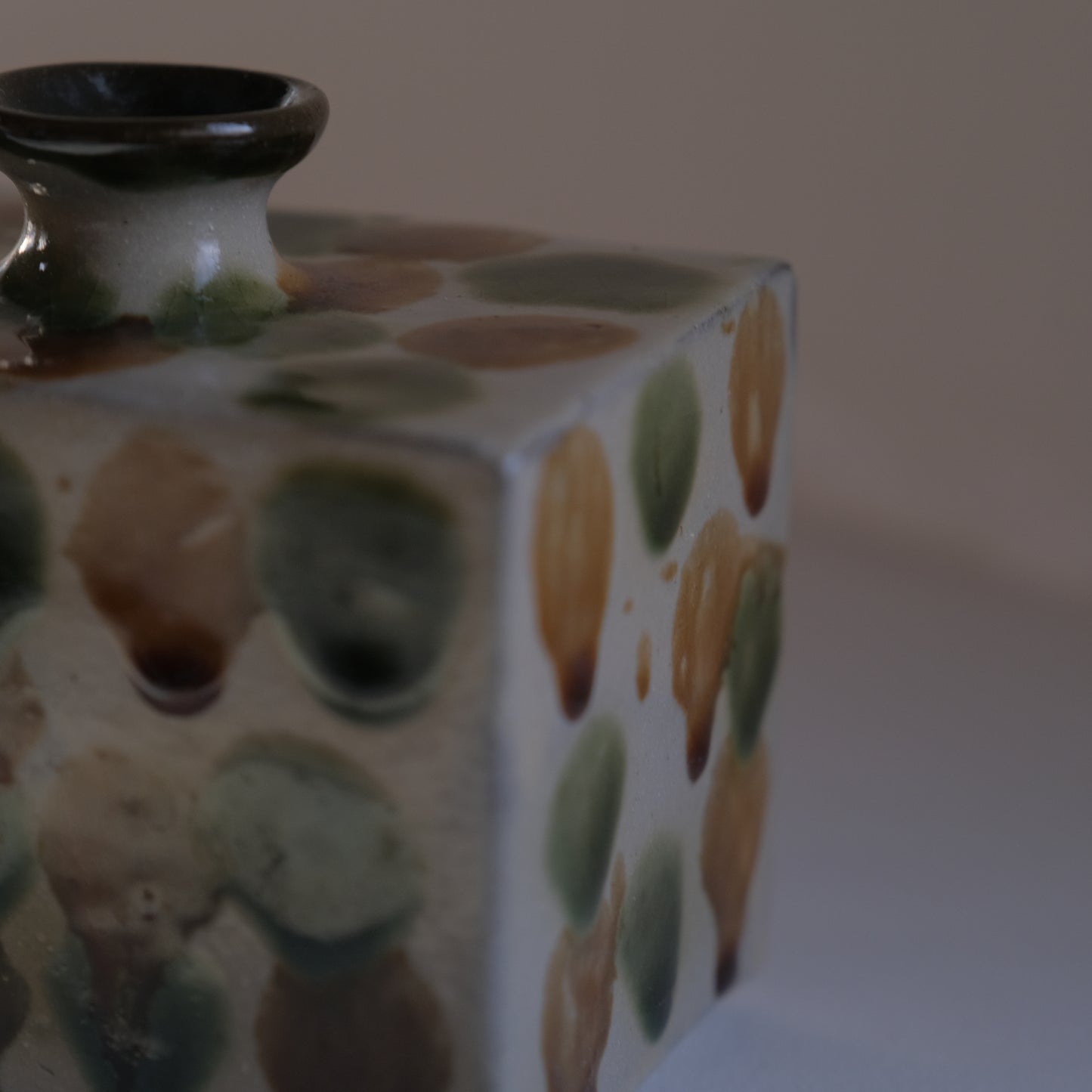 三彩紋酒器 / 沖縄