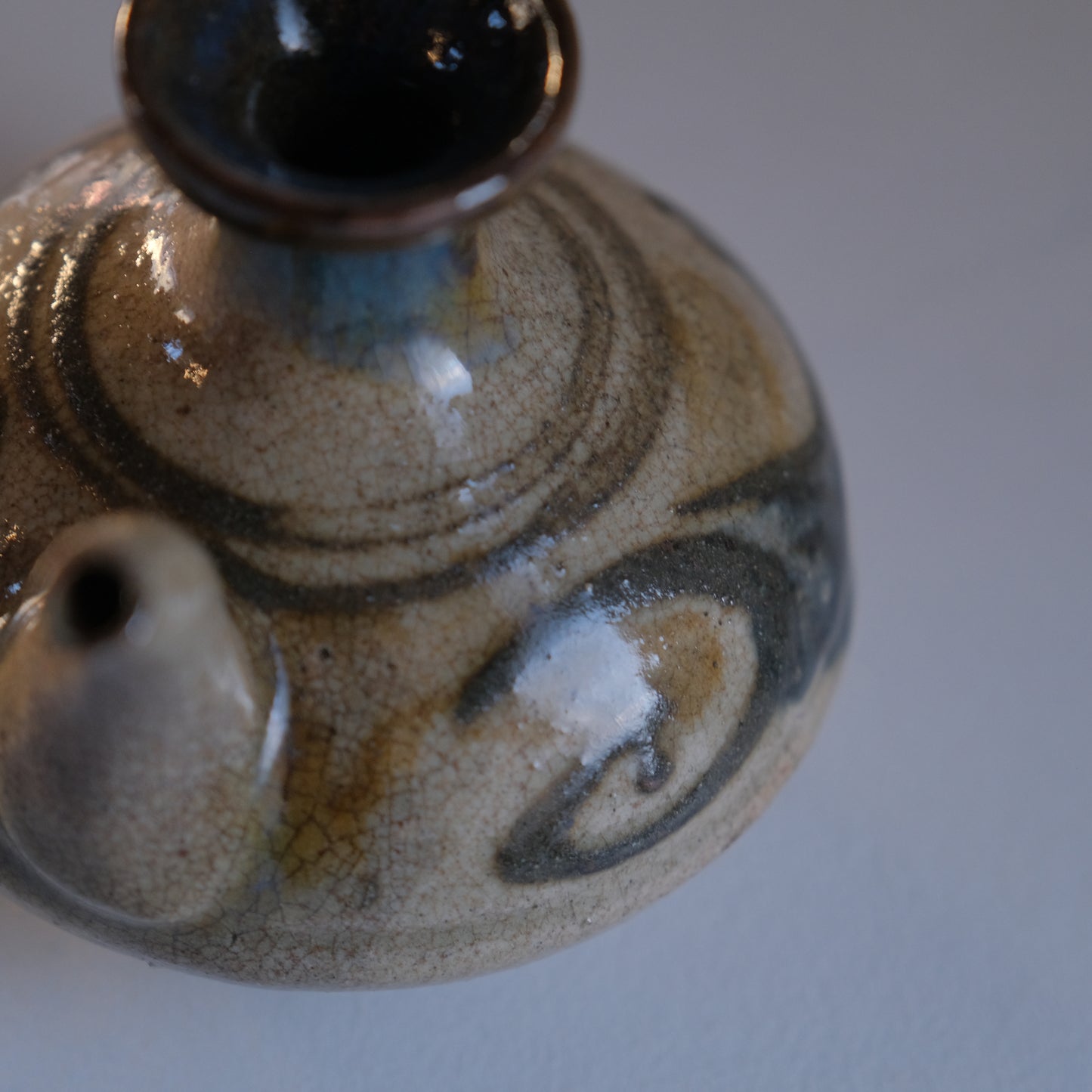 唐草紋酒器 カラカラ / 沖縄(壺屋焼)