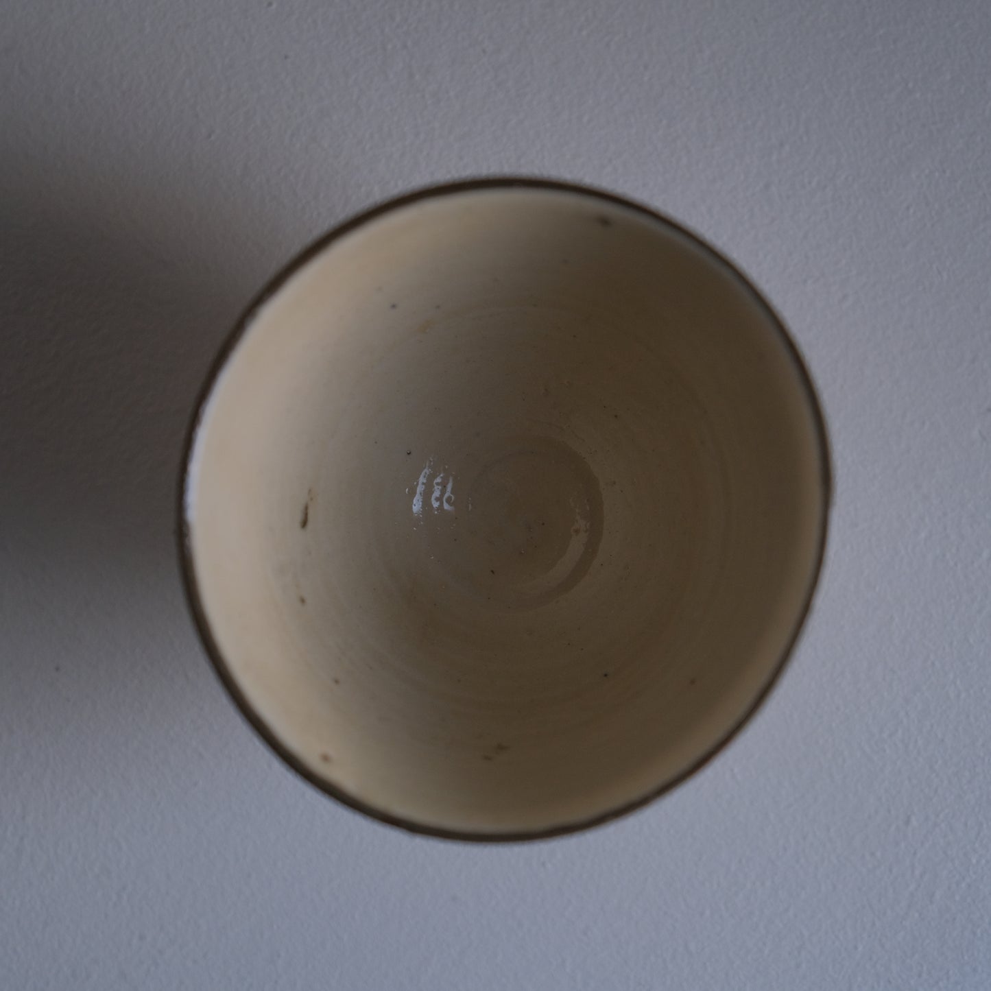 花紋汲出茶碗 / 沖縄(壺屋焼)