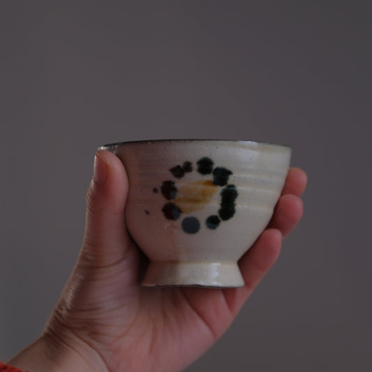 花紋汲出茶碗 / 沖縄(壺屋焼)
