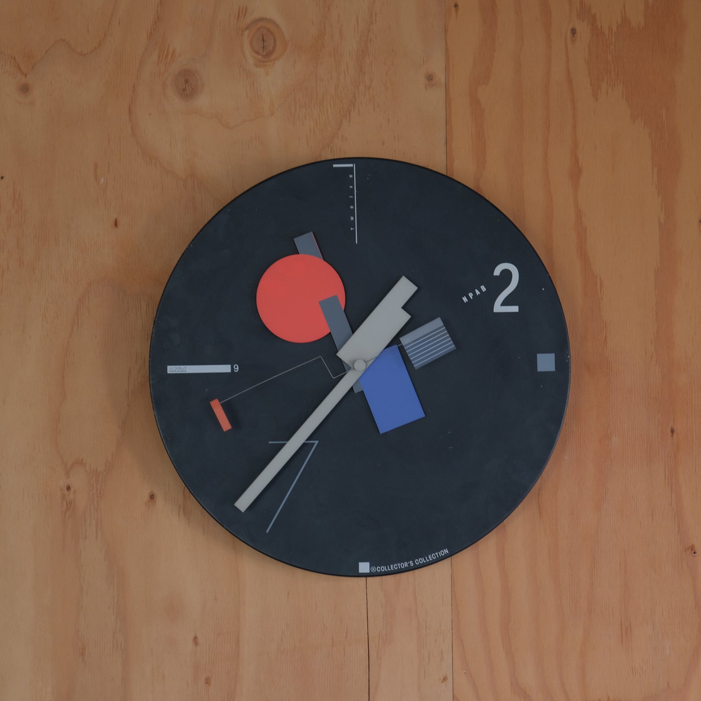 Constructivist Clock / ARTEC by Nicolai Canetti