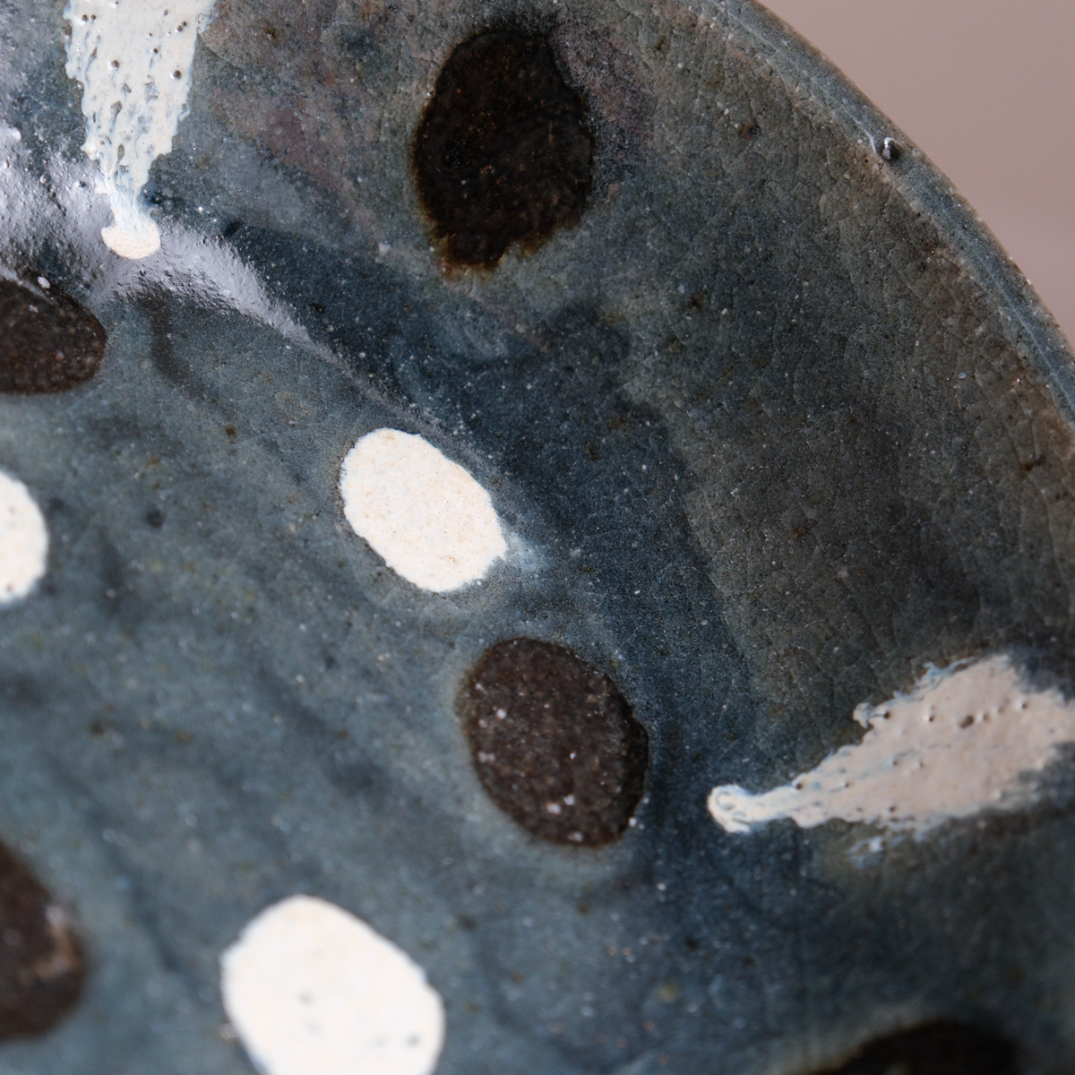 呉須点打八寸鉢 / 倉敷青木窯