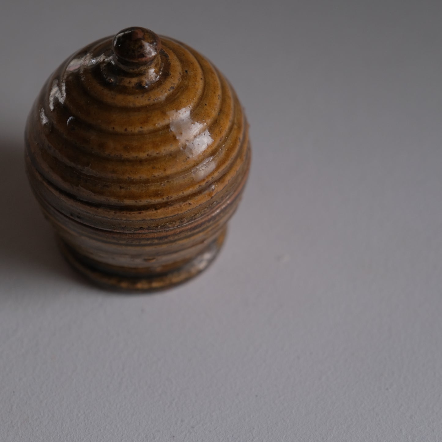 飴釉蓋付瓶/羽島焼