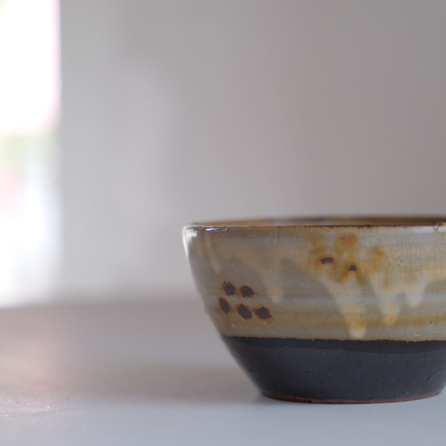 掛分梅紋鉢 / 酒津焼