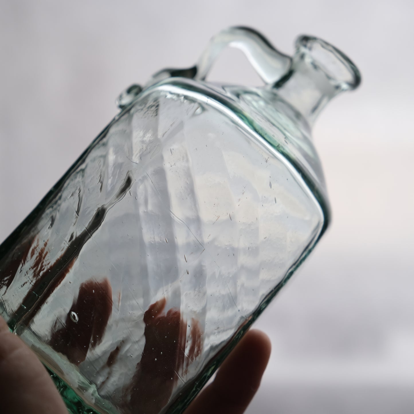 手付モール面取瓶 / 倉敷ガラス （小谷眞三）