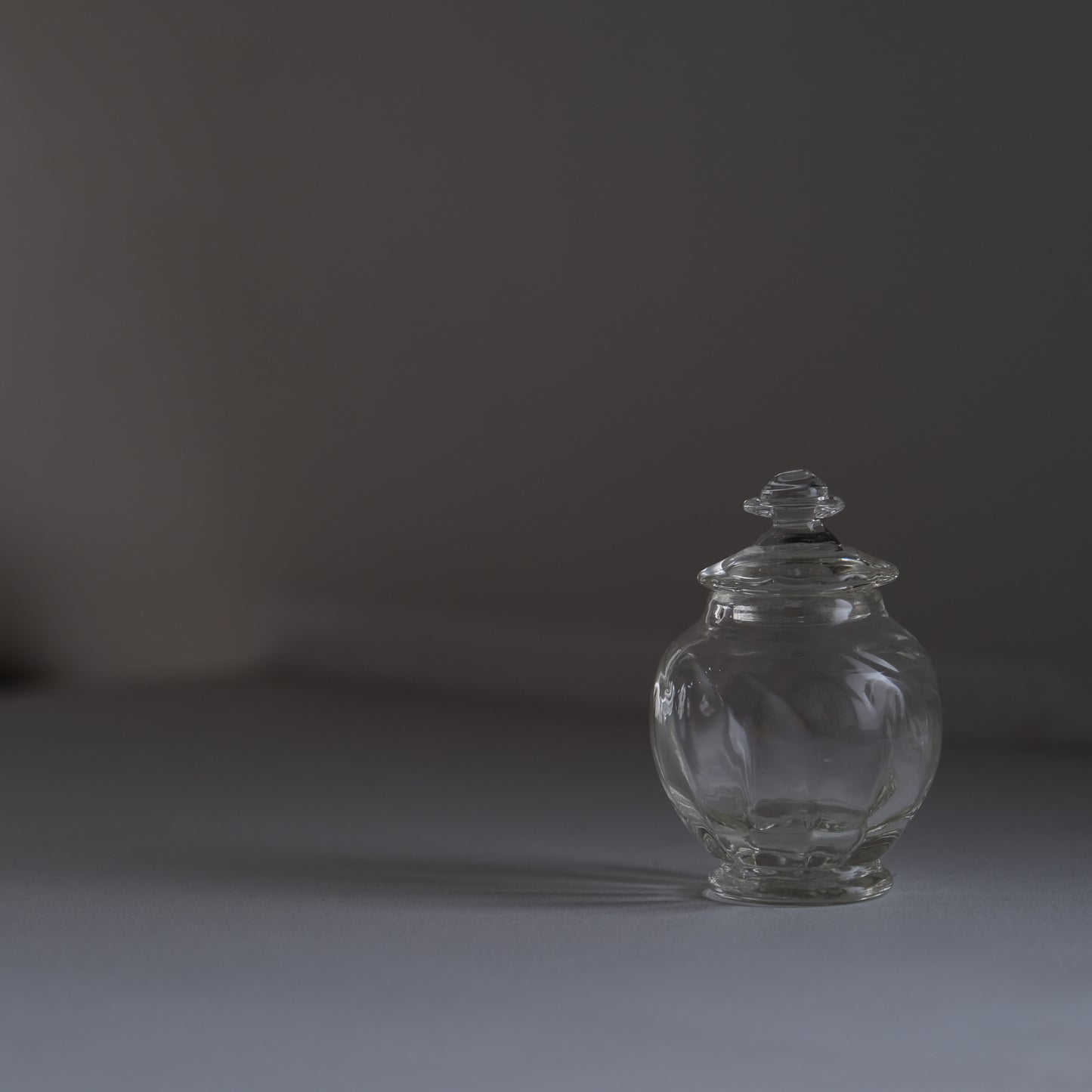 蓋付小壺 / 倉敷ガラス （小谷眞三）