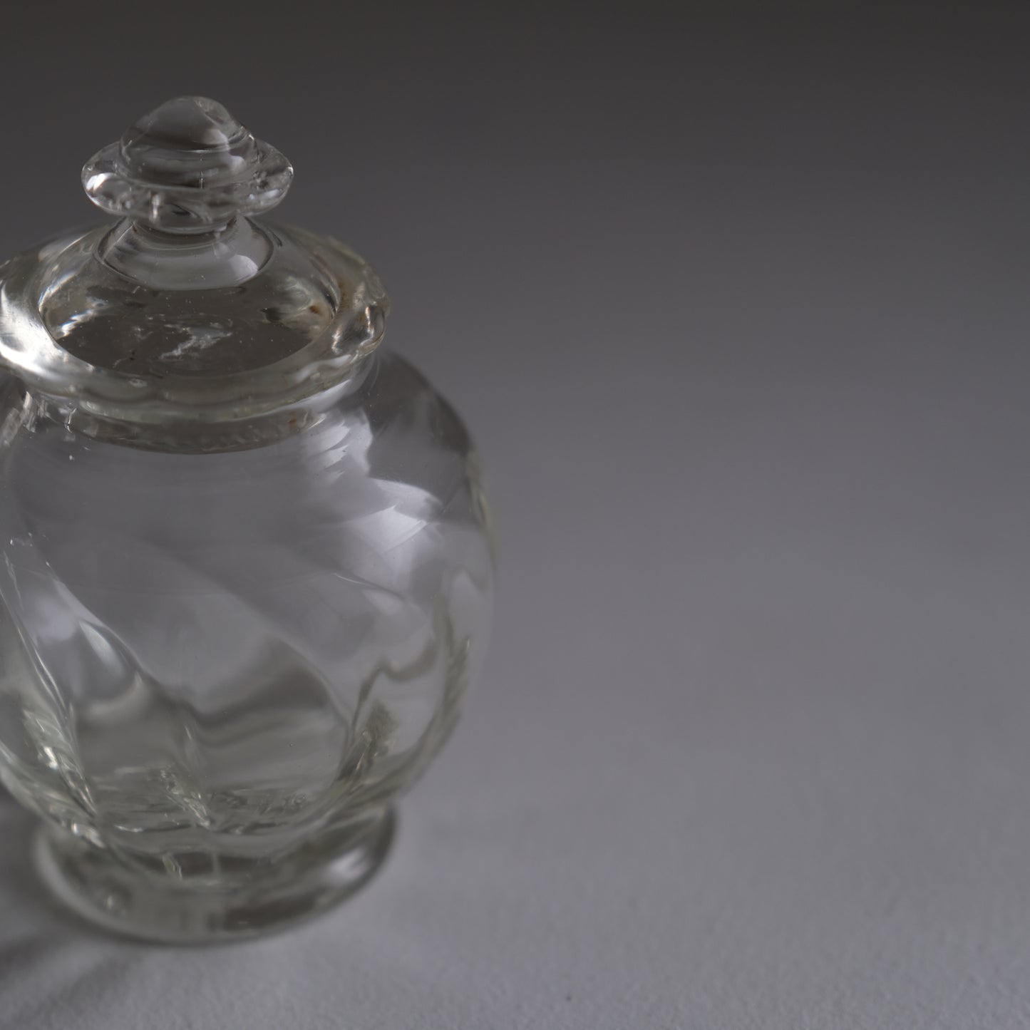 蓋付小壺 / 倉敷ガラス （小谷眞三）