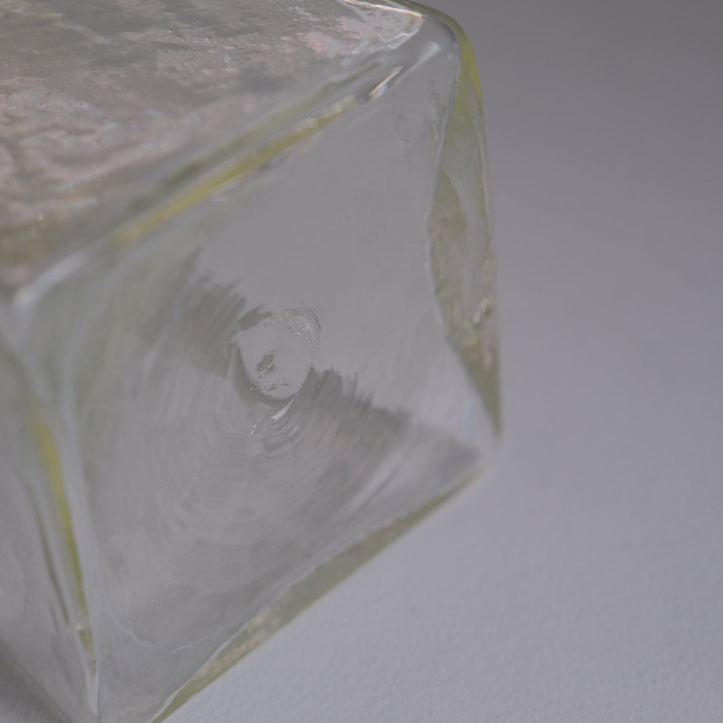 栓付角瓶 / 倉敷ガラス （小谷眞三）