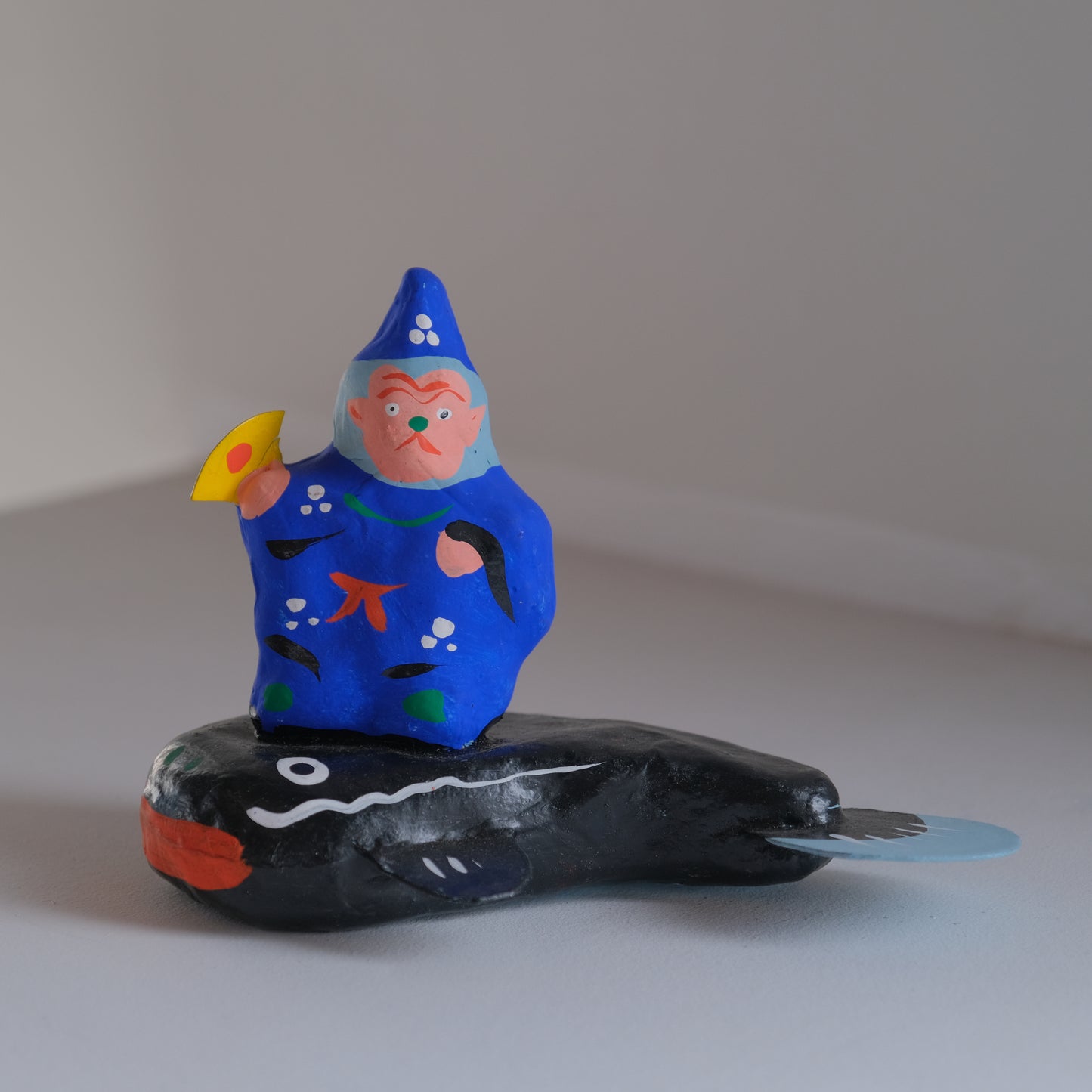 鯰乗り三番叟猿 / 春日部張子