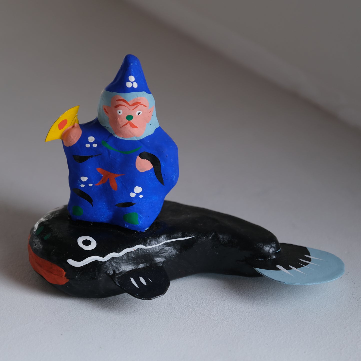 鯰乗り三番叟猿 / 春日部張子