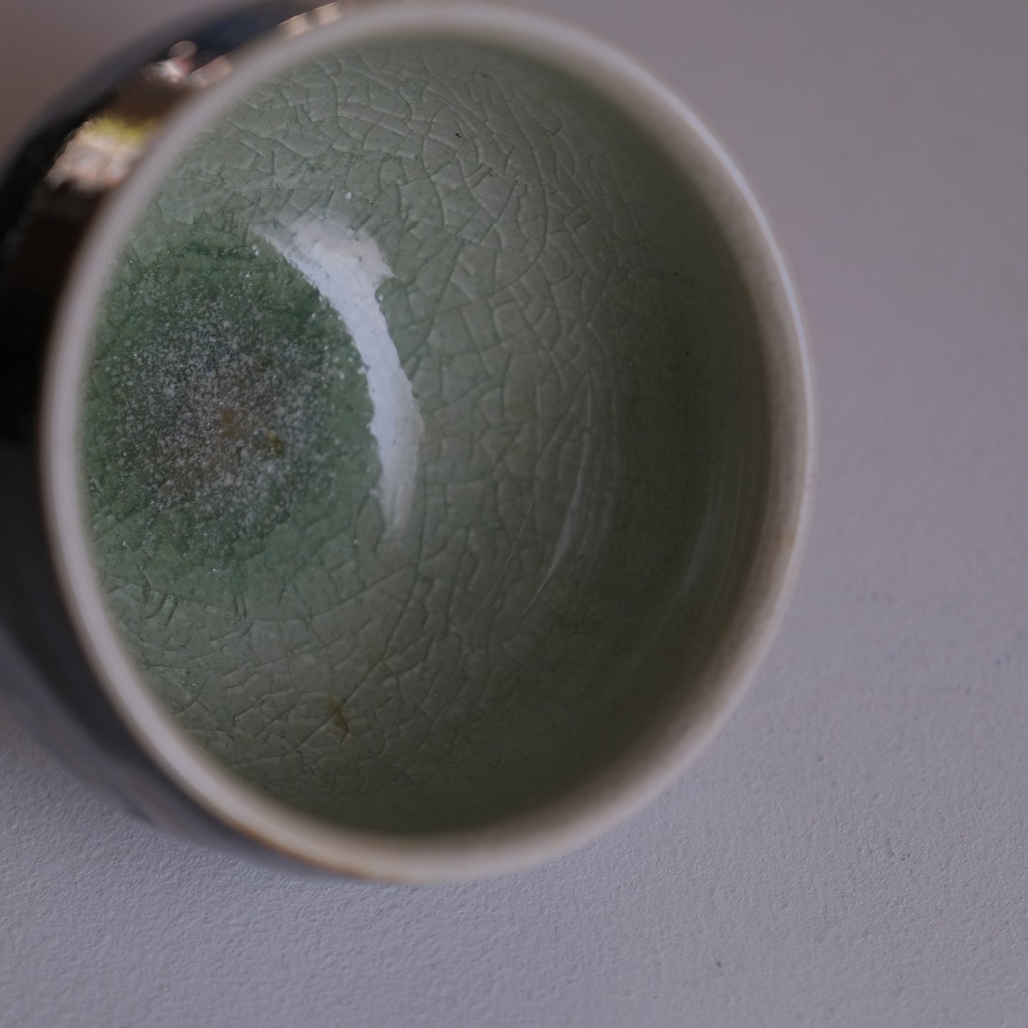 黒釉指描湯呑 / 志和地窯