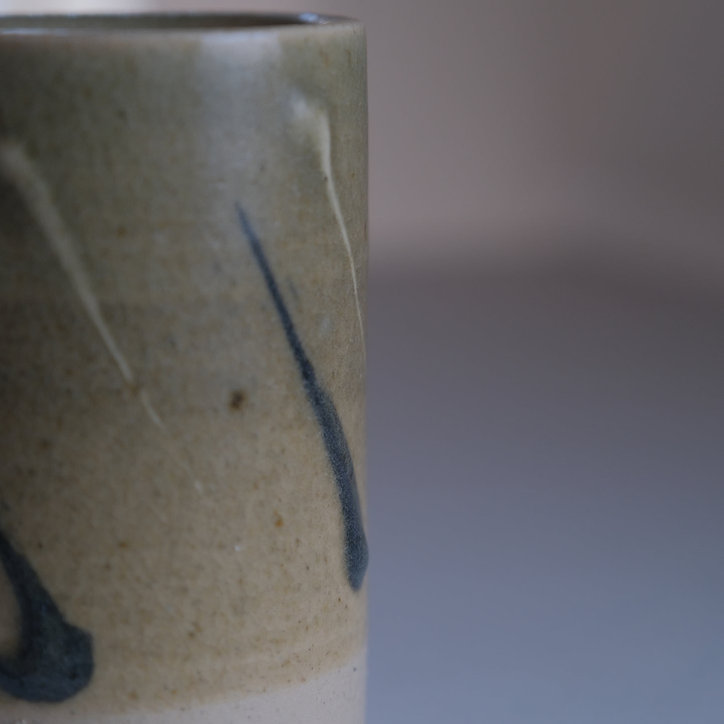 灰釉筒瓶/ 志和地窯