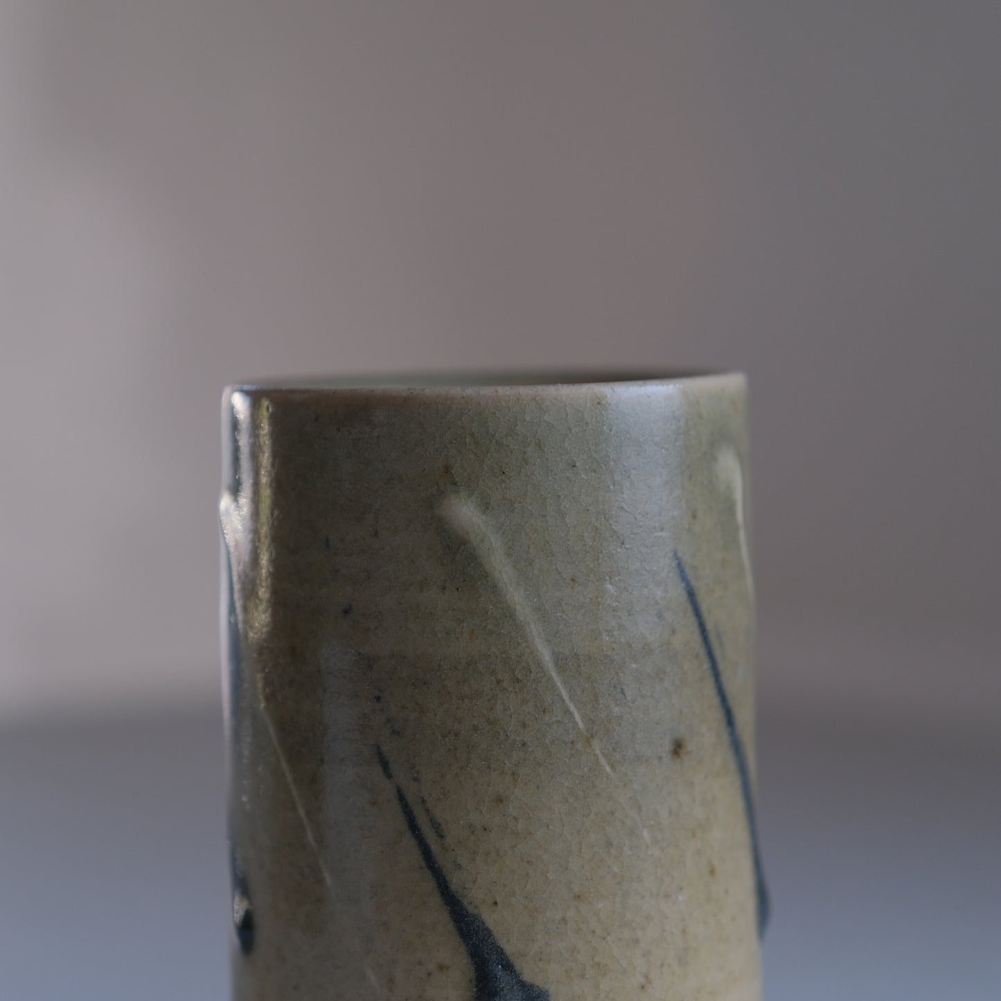 灰釉筒瓶/ 志和地窯