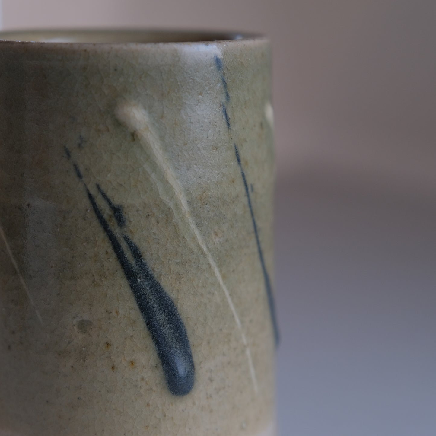 灰釉筒瓶/ 志和地窯