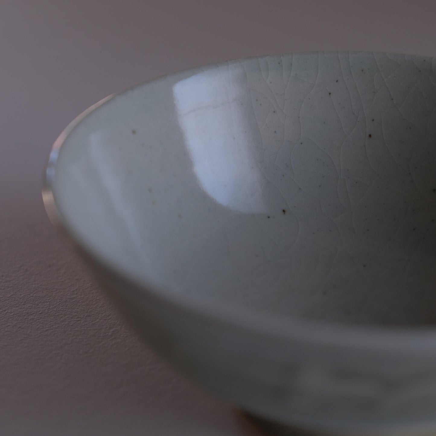 灰釉白泥文丼鉢 / 志和地窯