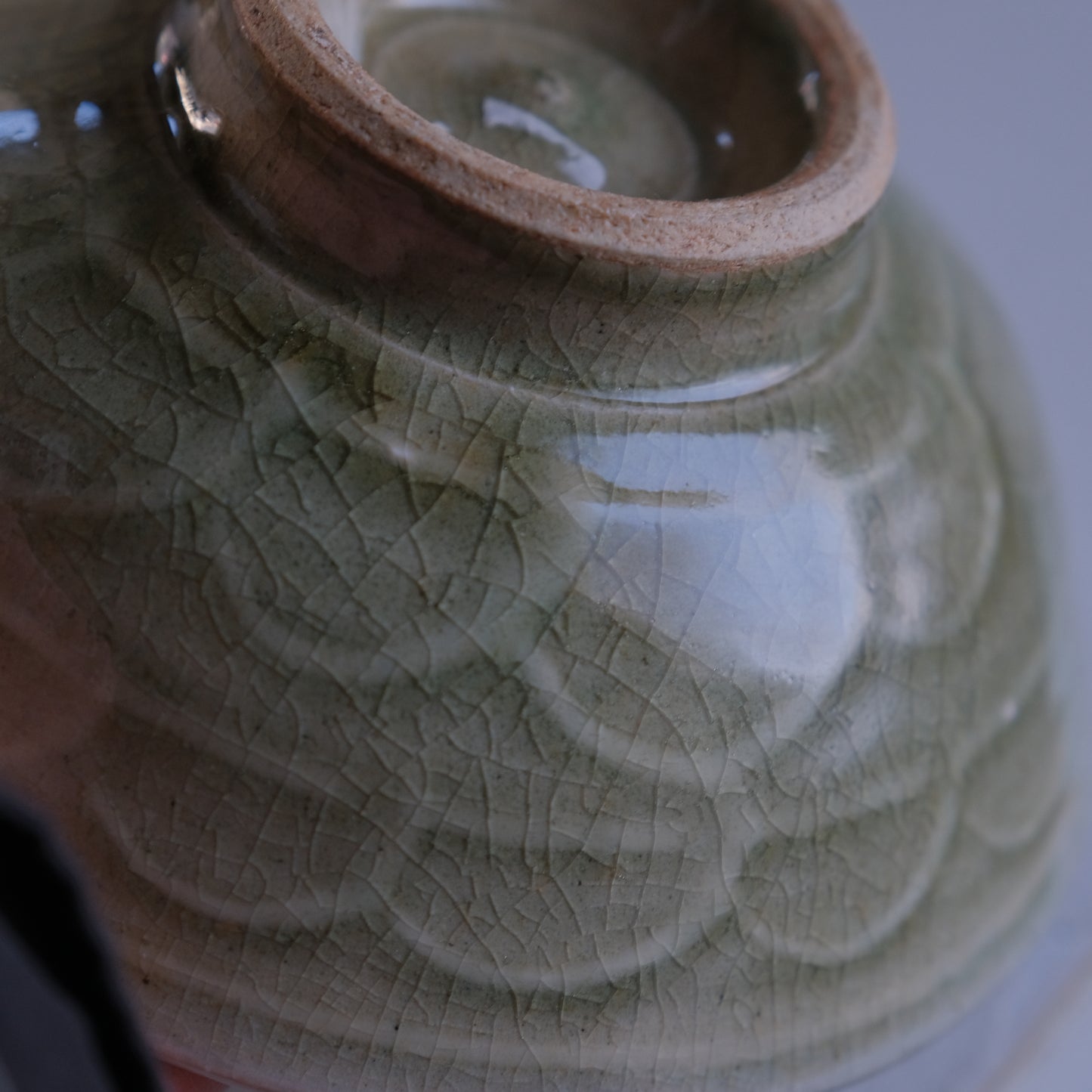 灰釉白泥文丼鉢 / 志和地窯