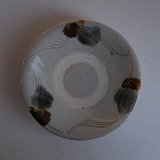 点打五寸皿 / 志和地窯