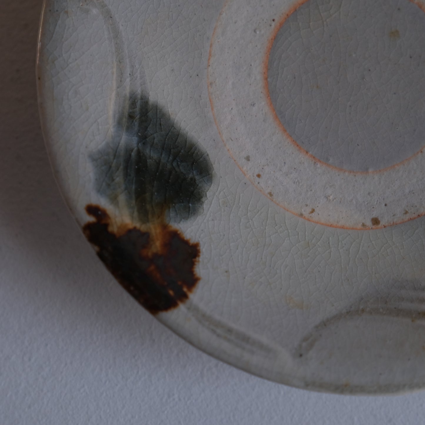 点打五寸皿 / 志和地窯