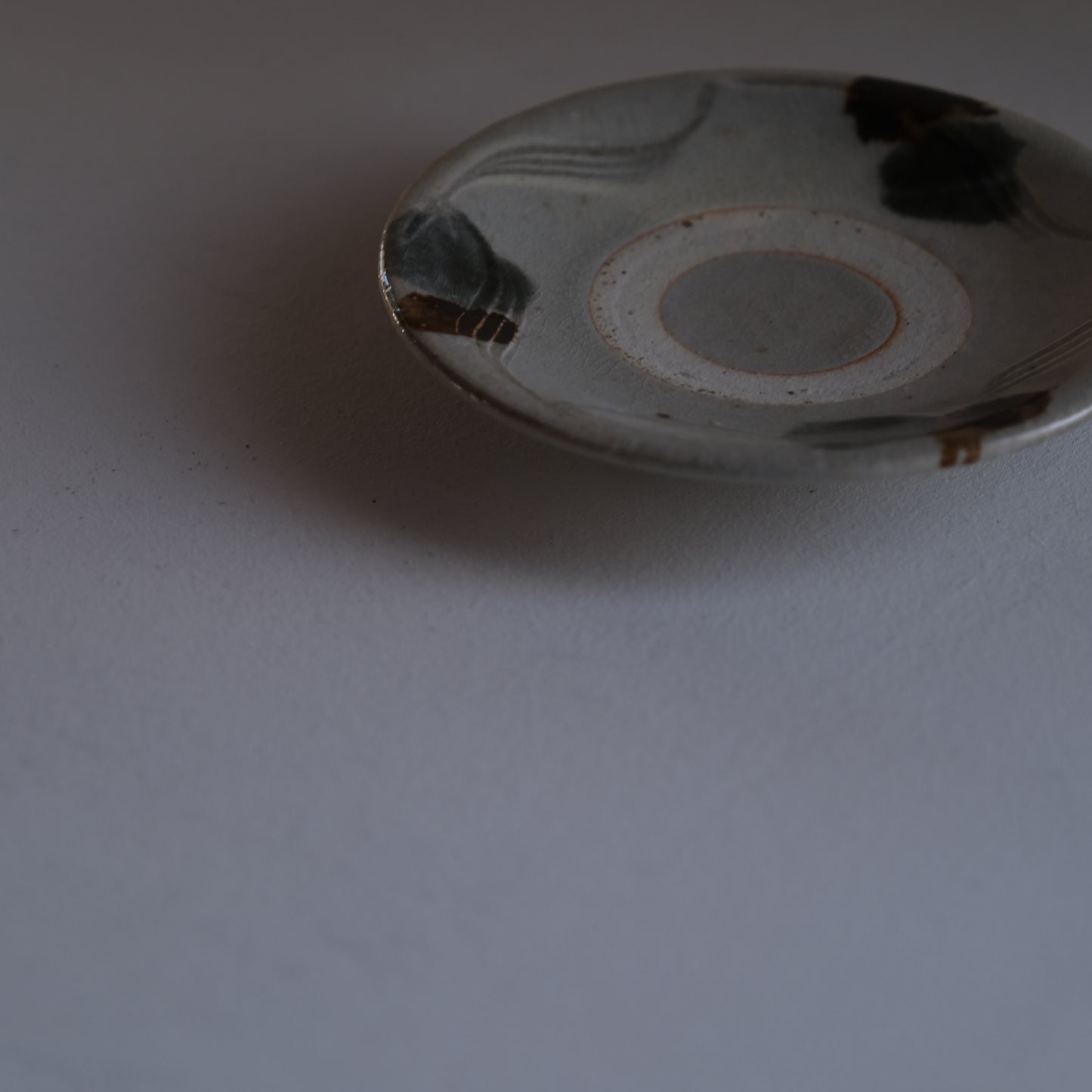 点打五寸皿 / 志和地窯