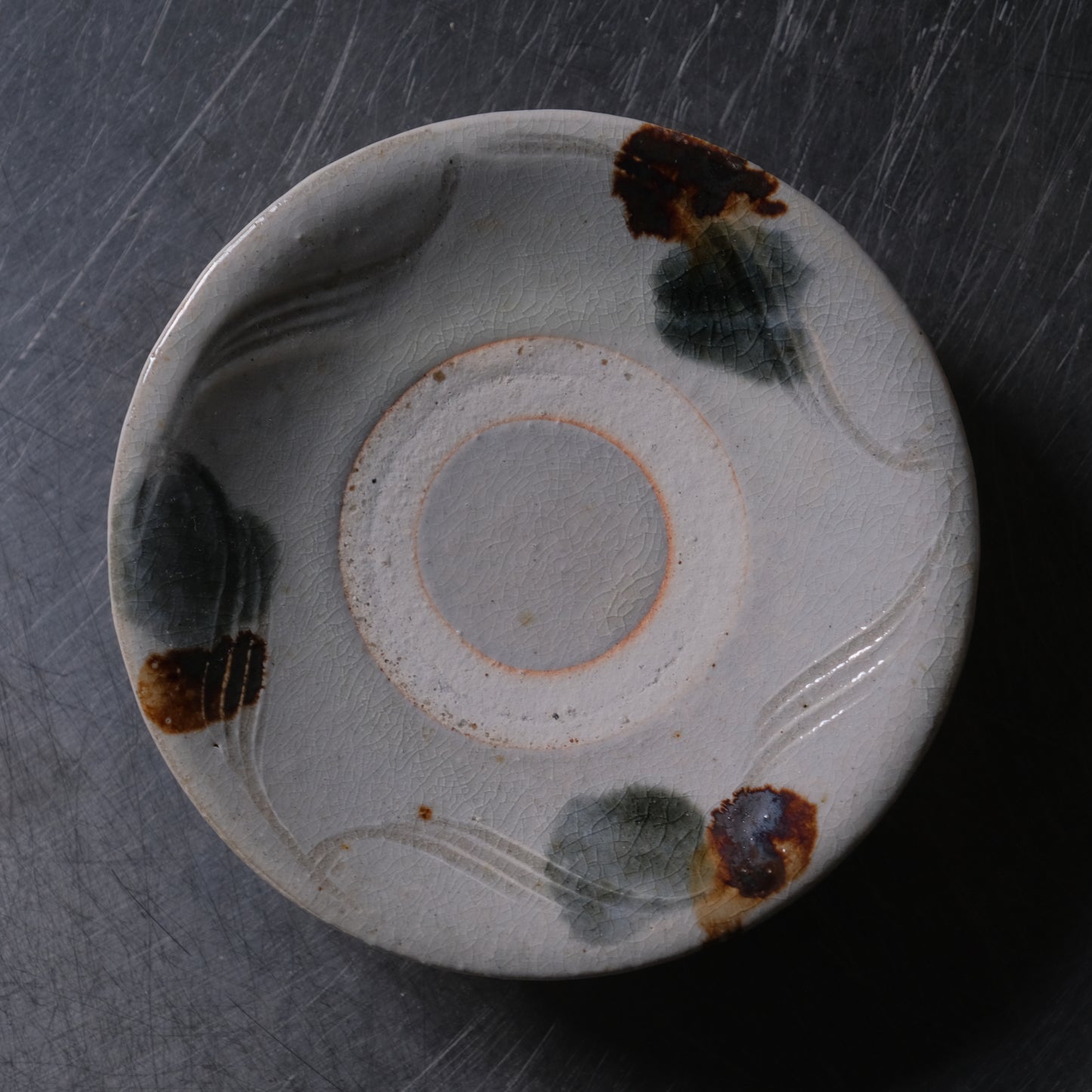 点打五寸皿 / 志和地窯